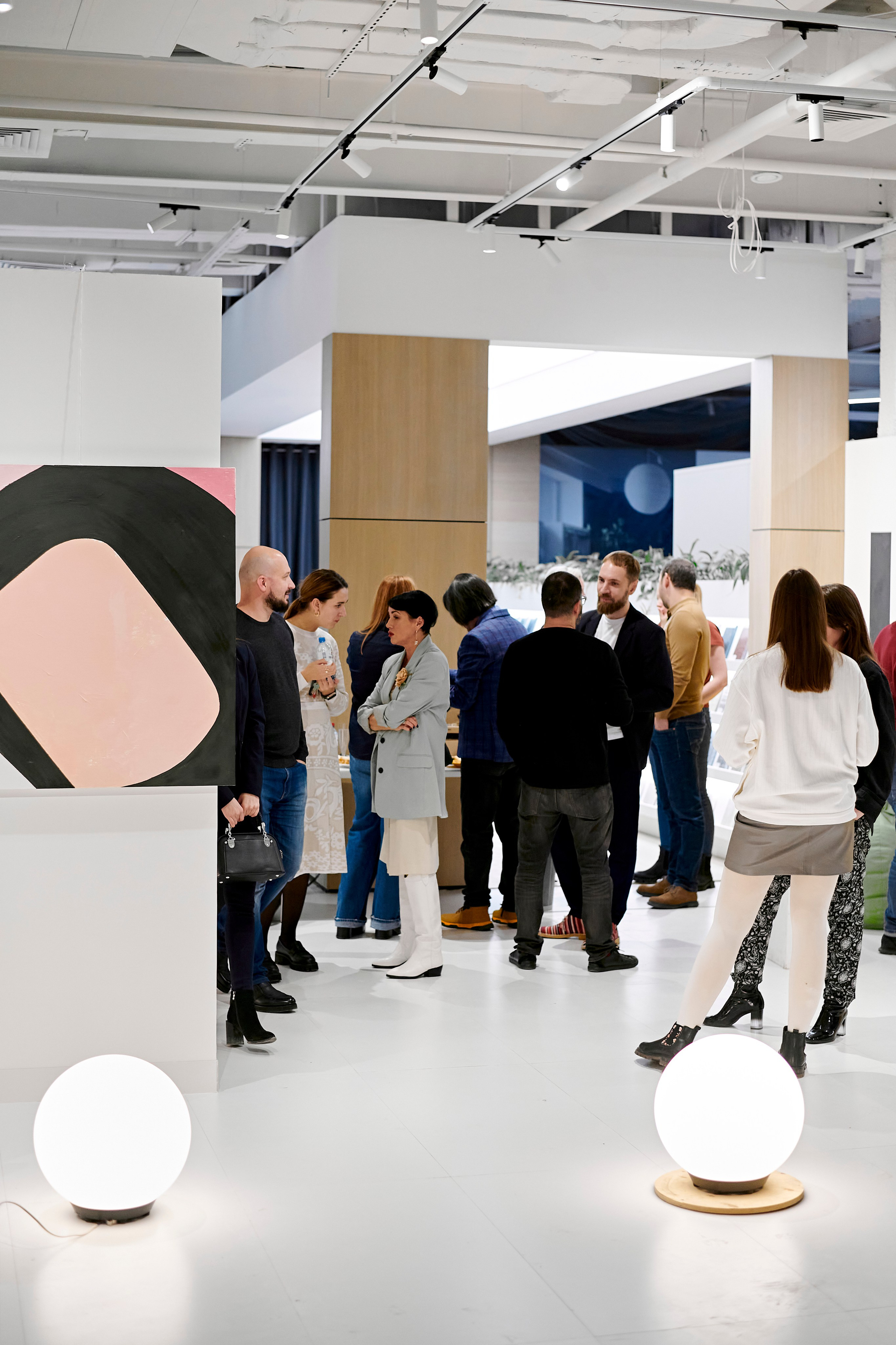 The Holst. Выставка Юлии Остапенко. Фотограф Постольник Дарья