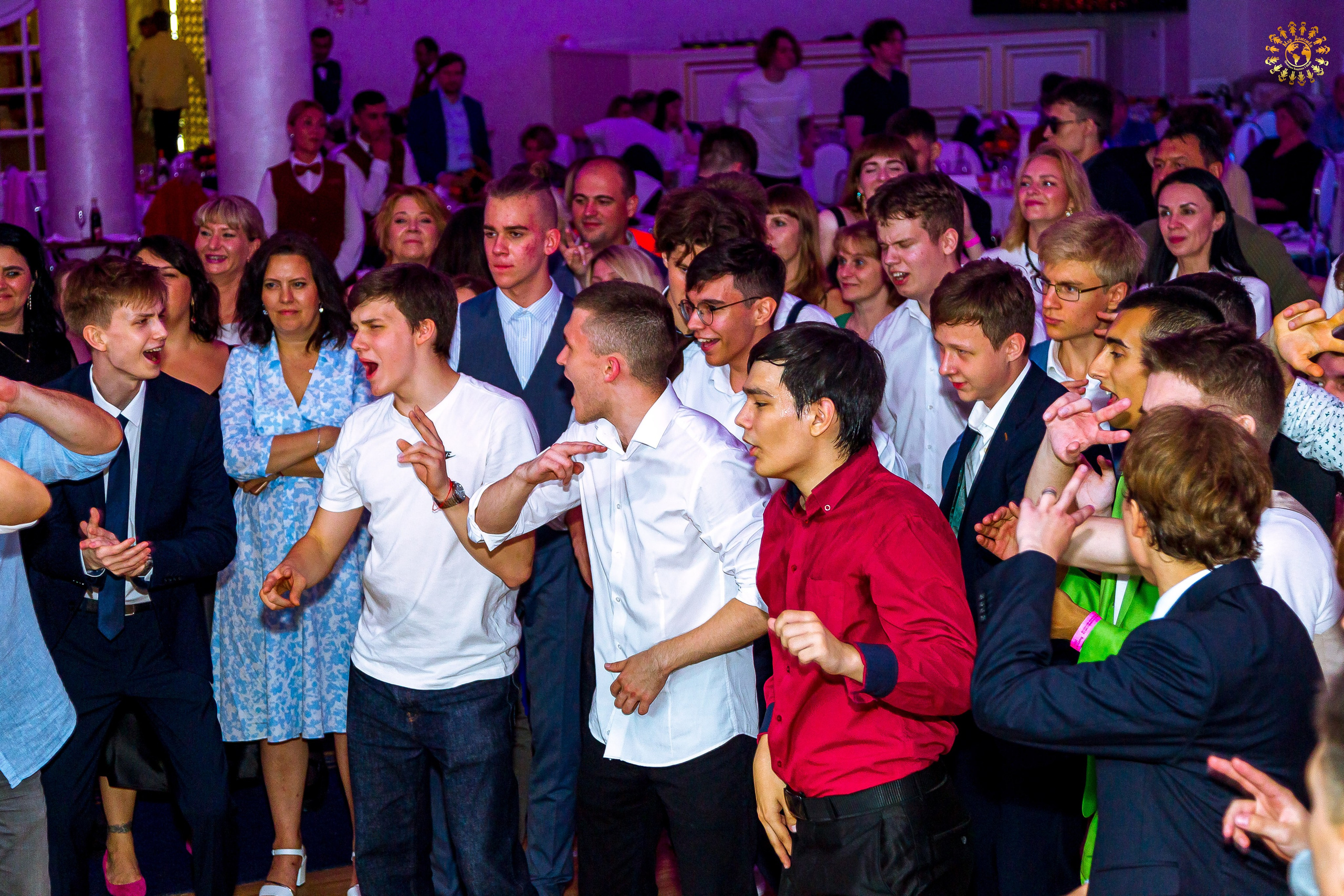 Выпускной 2023 (11-е классы) Triumph City Hall Москва. Репортажная съемка в Москве и области. Анималистика