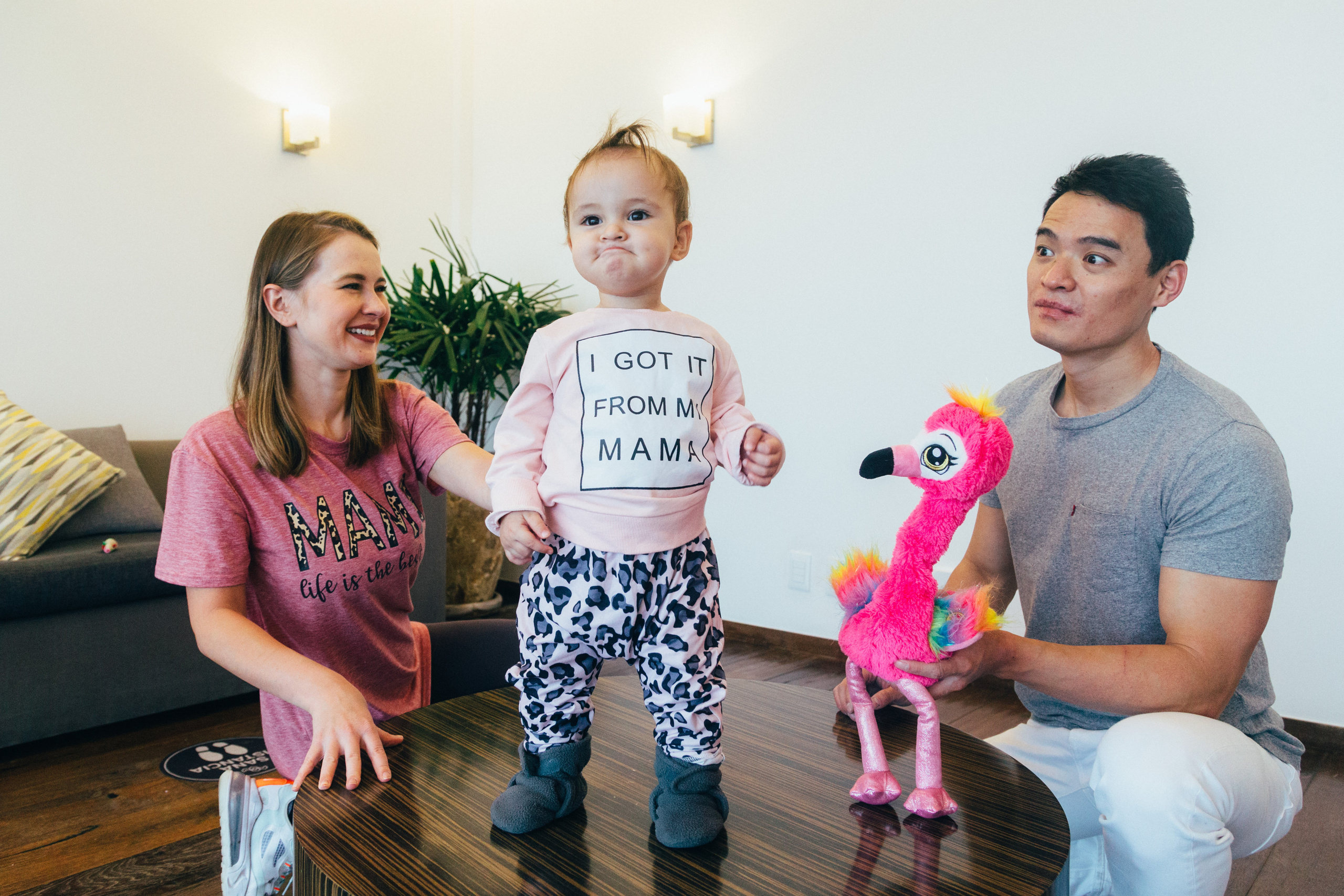 Маленькая Кира с родителями. Ирина Крохалева. Семейный фотограф в Екатеринбурге