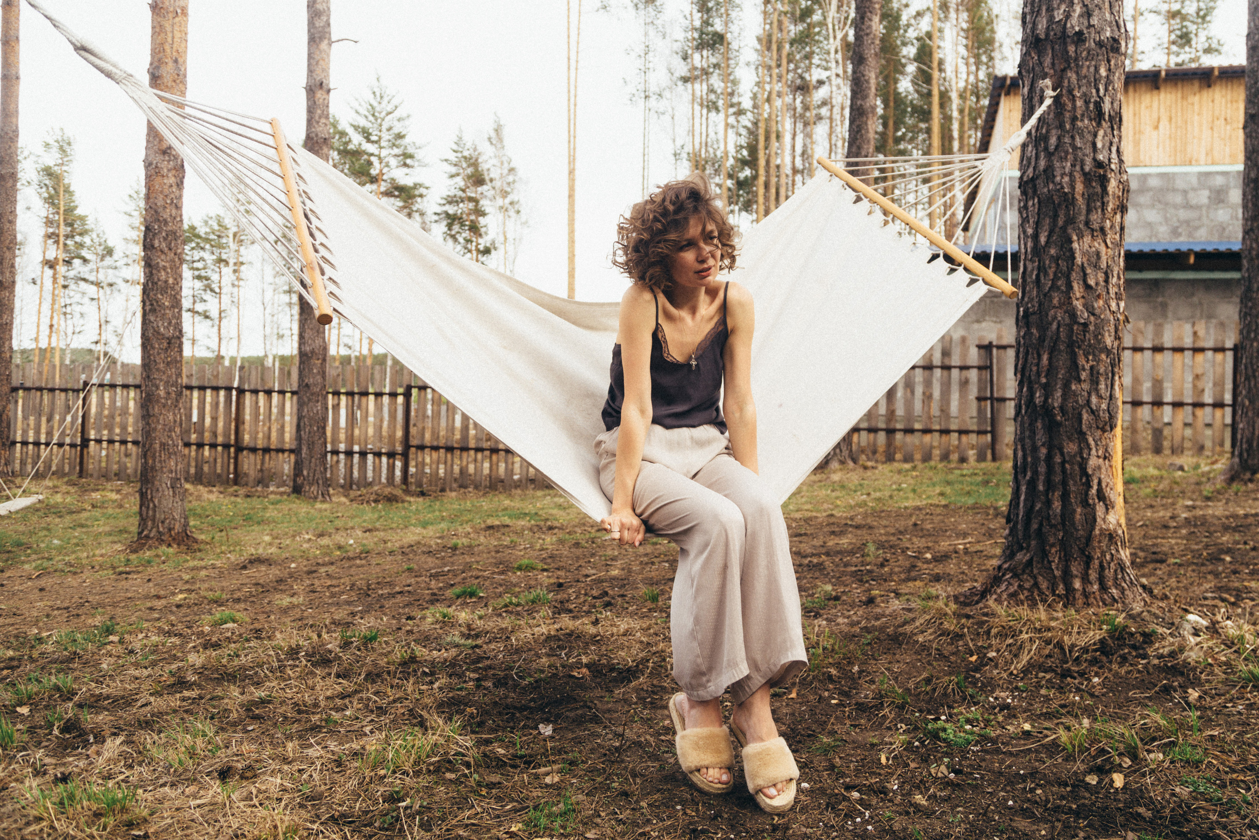 A family house in the woods. Irina Krokhaleva. Family & couple photographer in Yekaterinburg, Russia