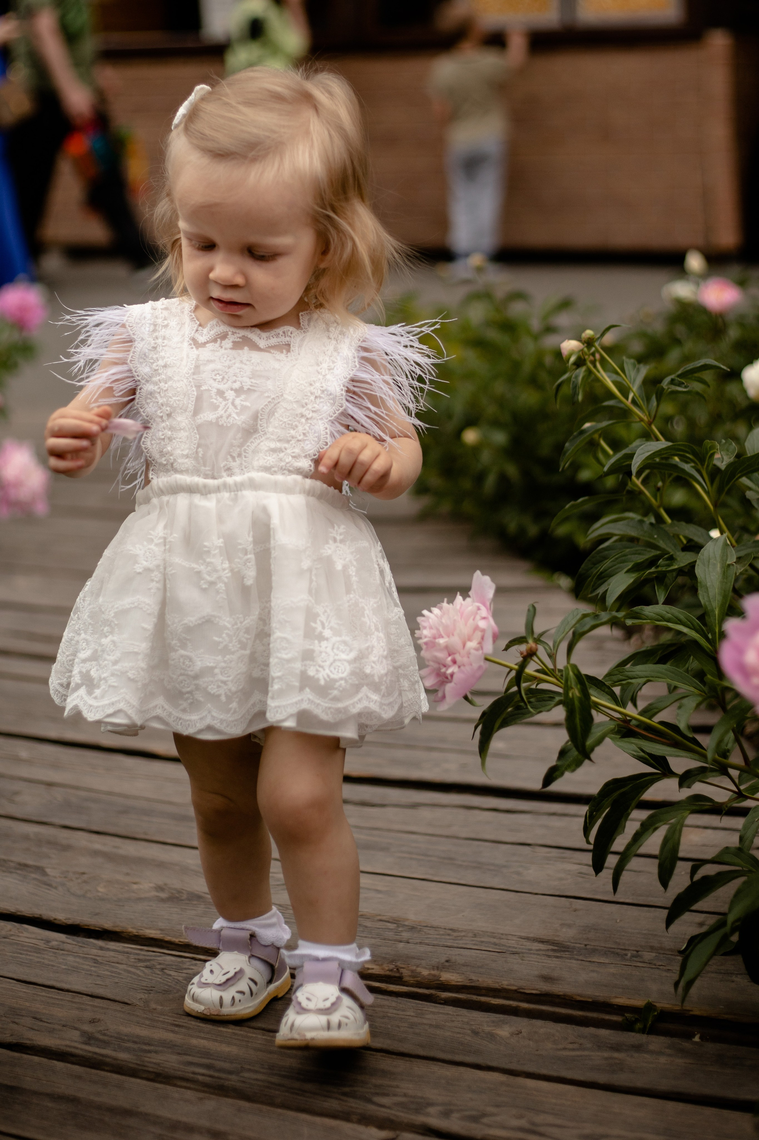 Пионовая история с Евой🌸. Семейный фотограф в Саратове Элоиза Ляпина