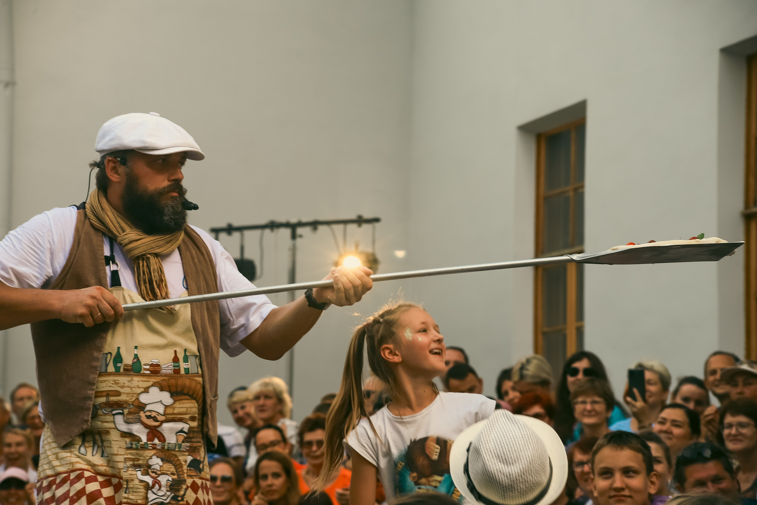 Театр Вкуса, Приключения итальянцев в России