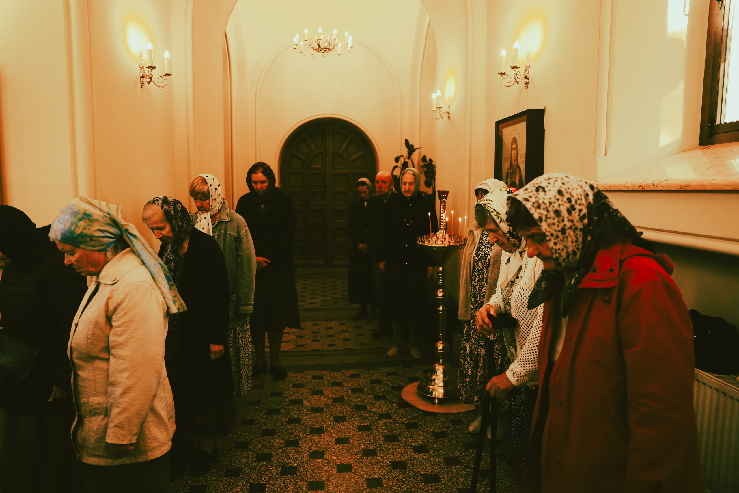 Служба в церкви