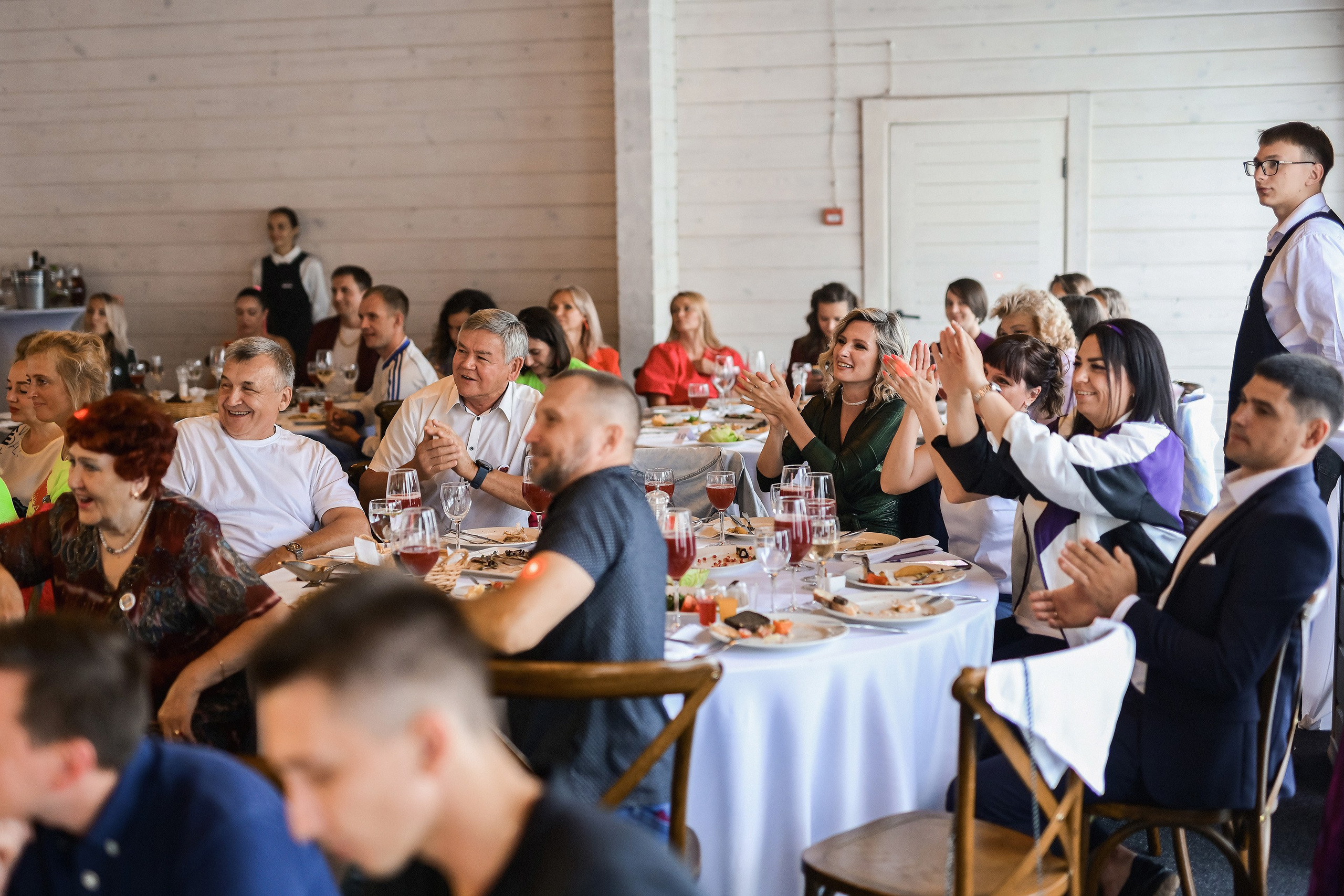 📸 Фоторепортажи с корпоративов и юбилеев в Красноярске | Примеры работ. 📸 Свадебный и семейный фотограф в Красноярске Тихомиров Евгений | 17 лет опыта | 800+ свадеб