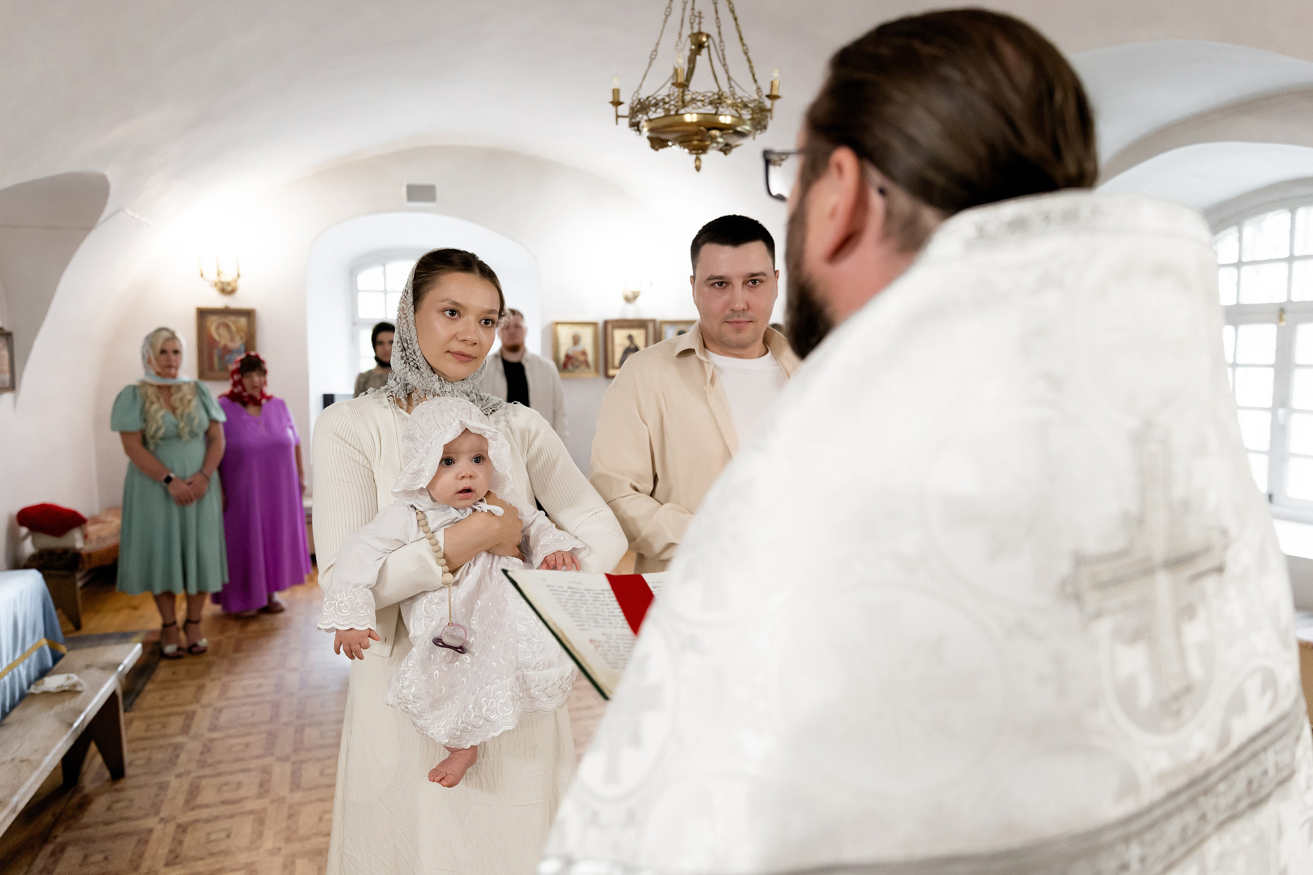 Крещение Полины в Церкви Илии Пророка. Свадебный фотограф в Пскове и Санкт-Петербурге | Анна Голикова