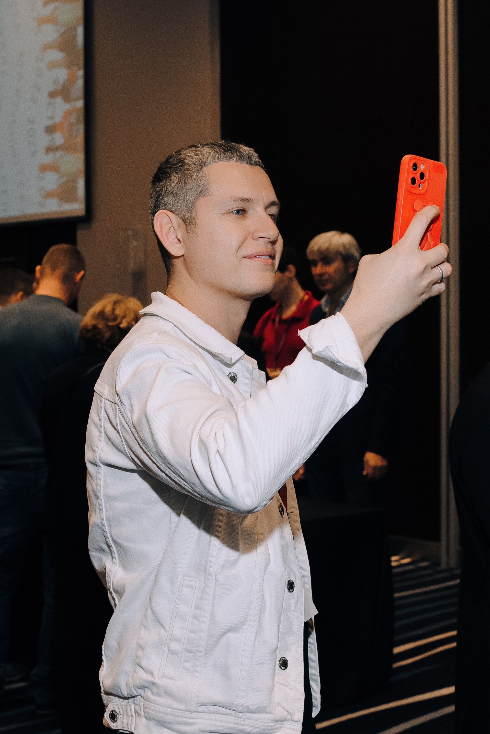 ФЕСТИВАЛЬ ВИНА И КРЕПКИХ НАПИТКОВ МАВТ-ВИНОТЕКА. Репортажный фотограф Зуев Роман г. Челябинск