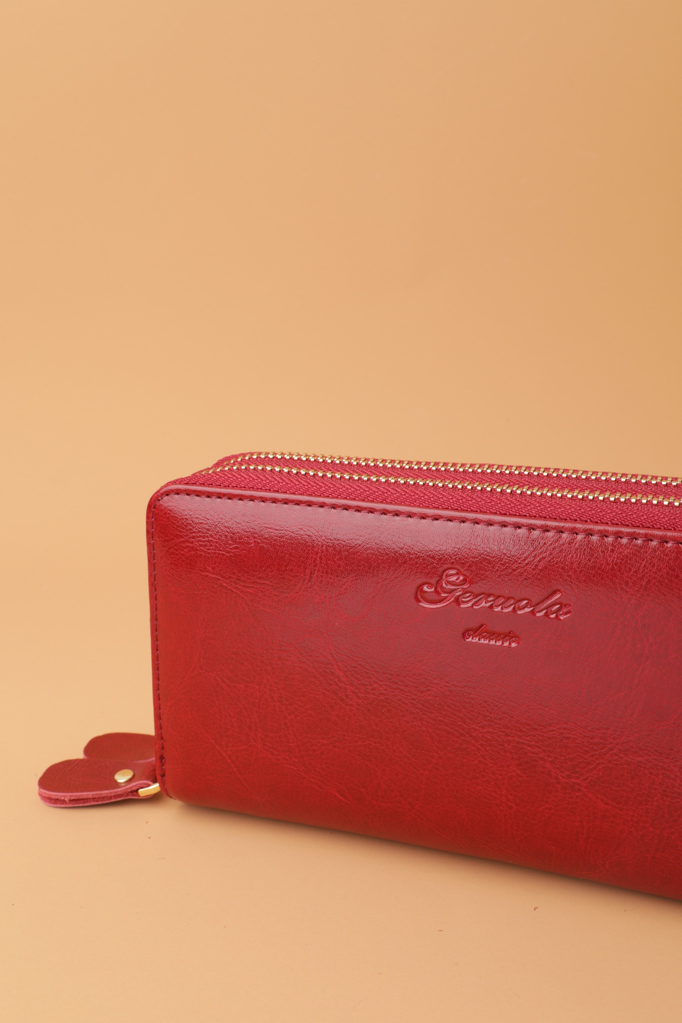 Кошелек женский. Фотостудия предметной и модельной съёмки для маркетплейсов