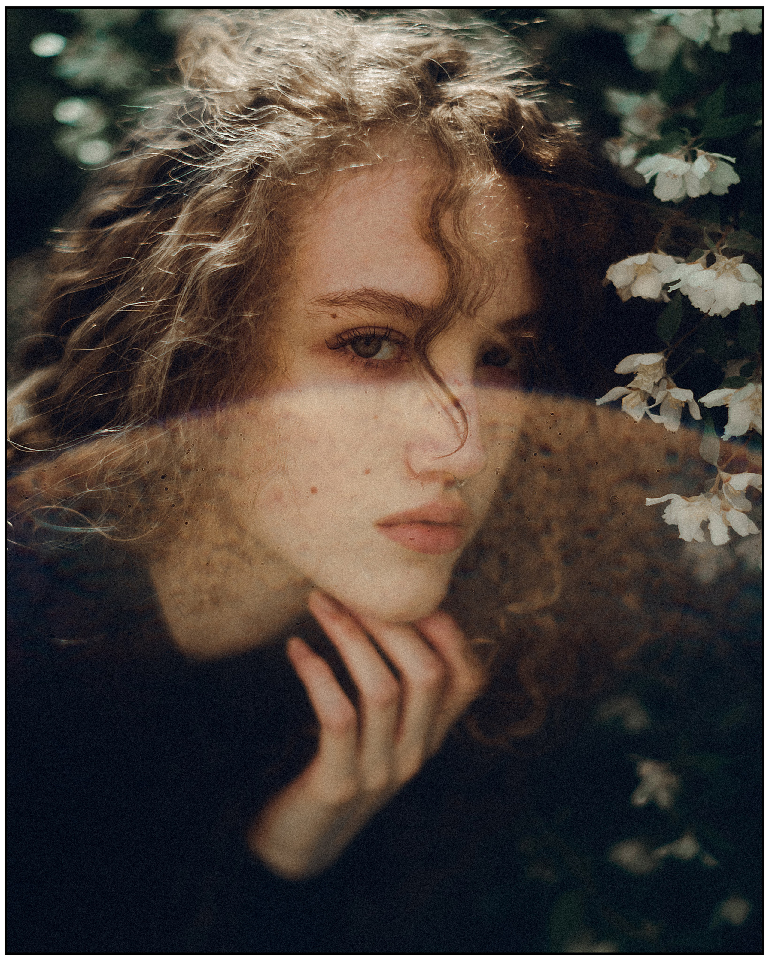 Прогулочная фотосессия в саду в Петербурге