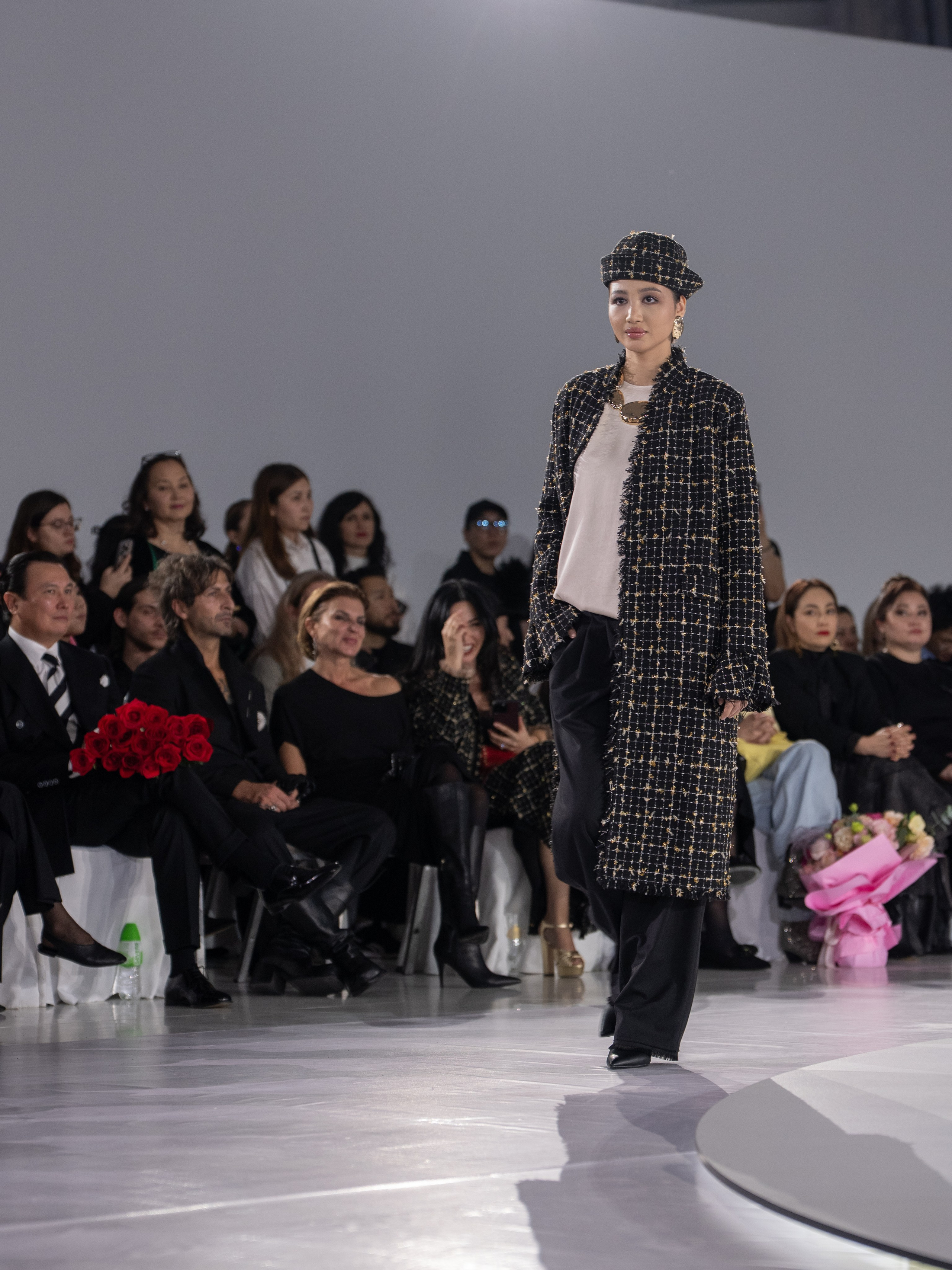 Дизайнер Aida Kaumenova. Сайт Алматинского НЮ АРТ, будуар и фэшн фотографа Дениса Карпенко