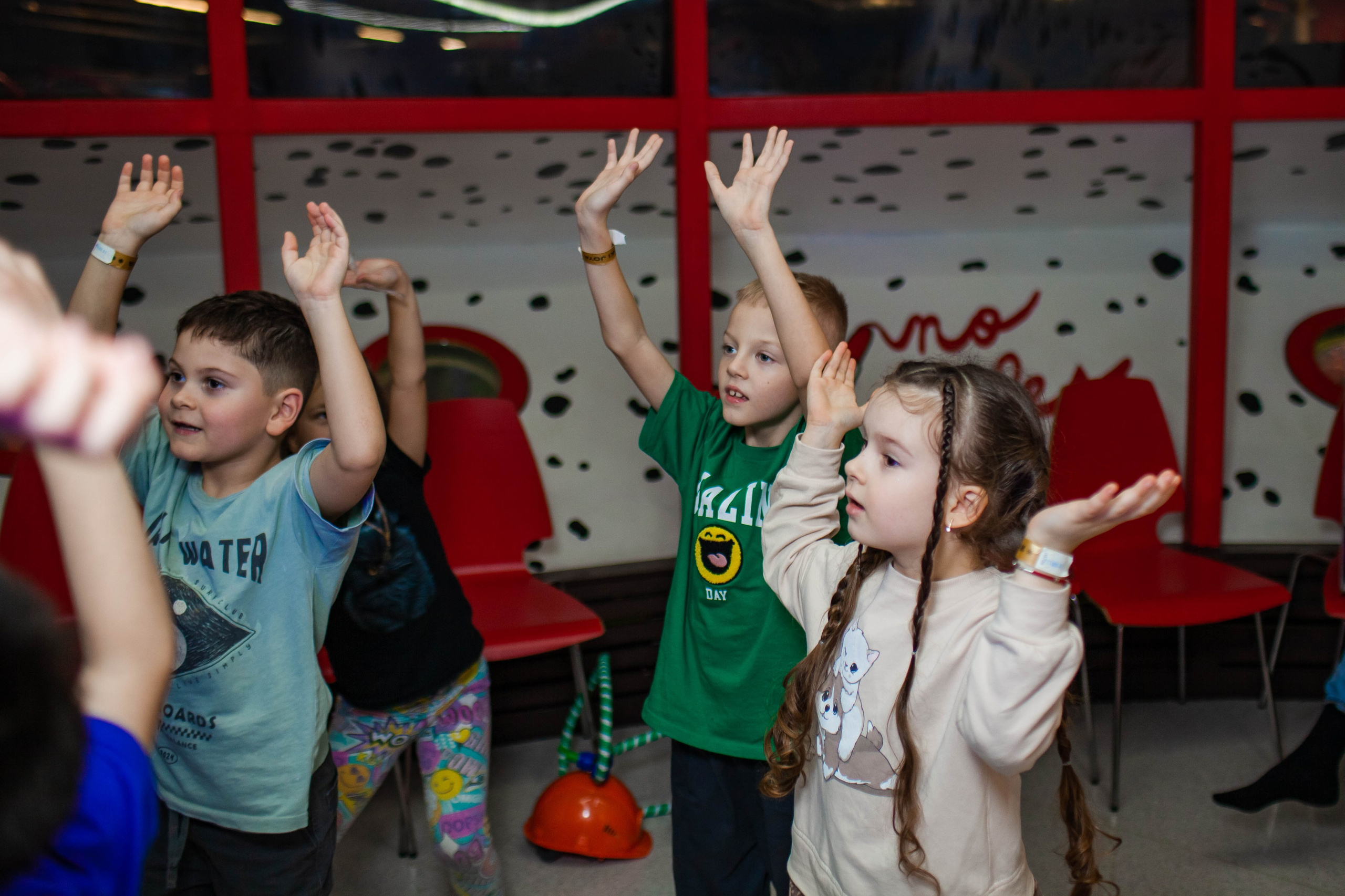 Неон Челендж День рождения Ярослава. Детский и семейный фотограф в Санкт-Петербурге Елизавета Сорокина