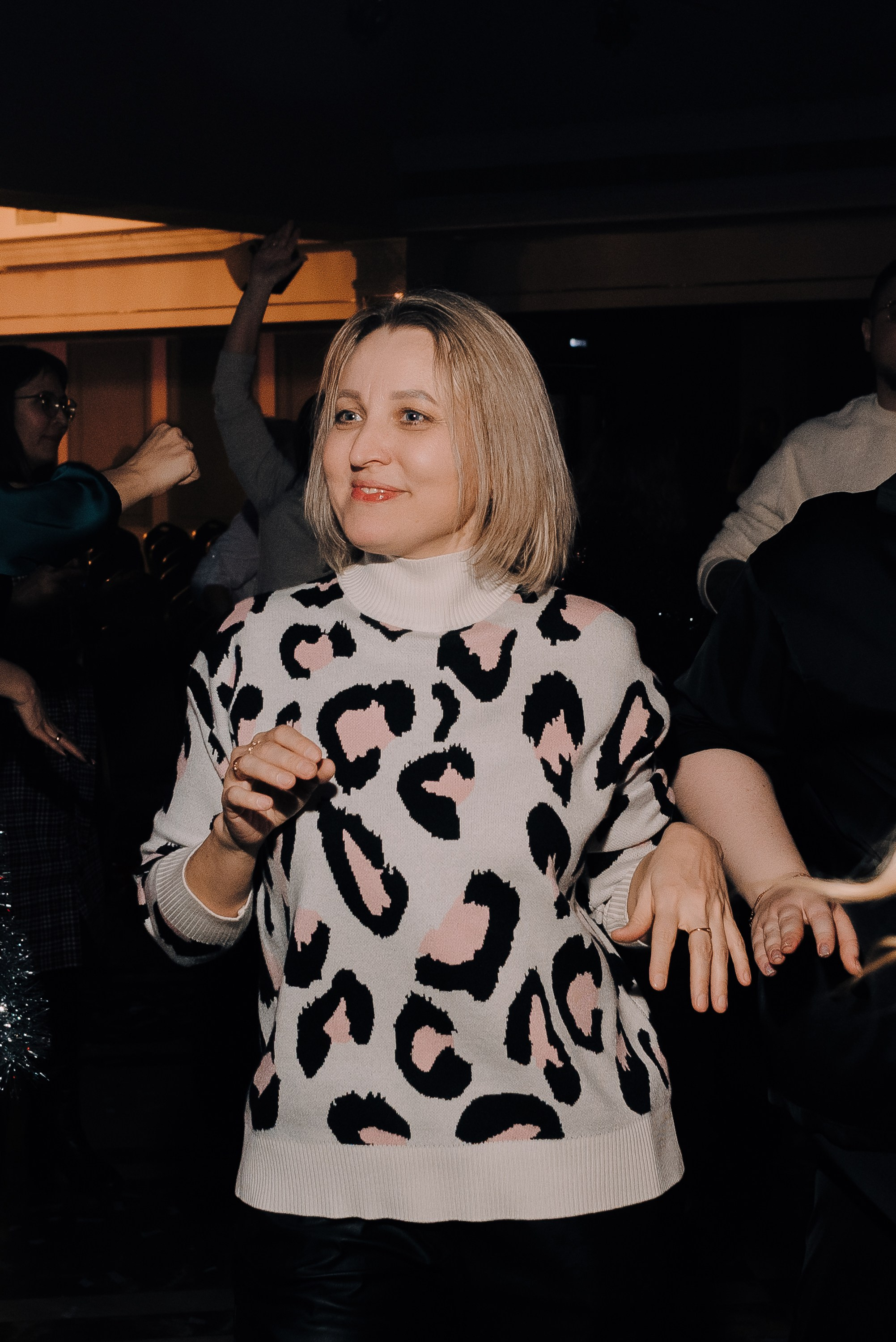 СПЕКТАКЛЬ «ВОЛШЕБНЫЕ ОЧКИ» ОПТИК-ЦЕНТР. Репортажный фотограф Зуев Роман г. Челябинск