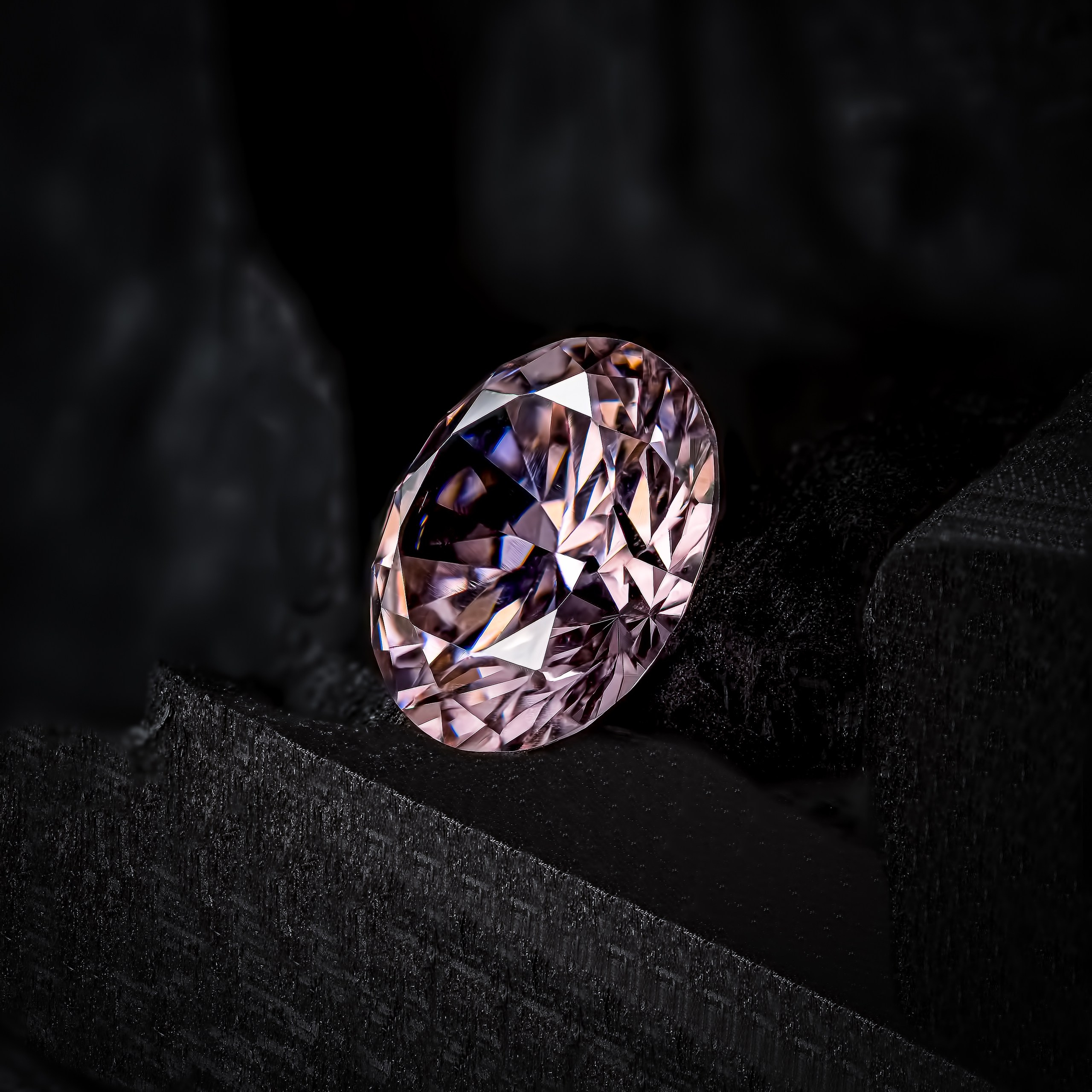 Профессиональная уникальная рекламная фотосъёмка драгоценных в Москве  тел +7 966-003-13-07. Высококачественная профессиональная рекламная фотосъёмка ювелирных украшений, драгоценных камней в Москве. Обучение, консультация