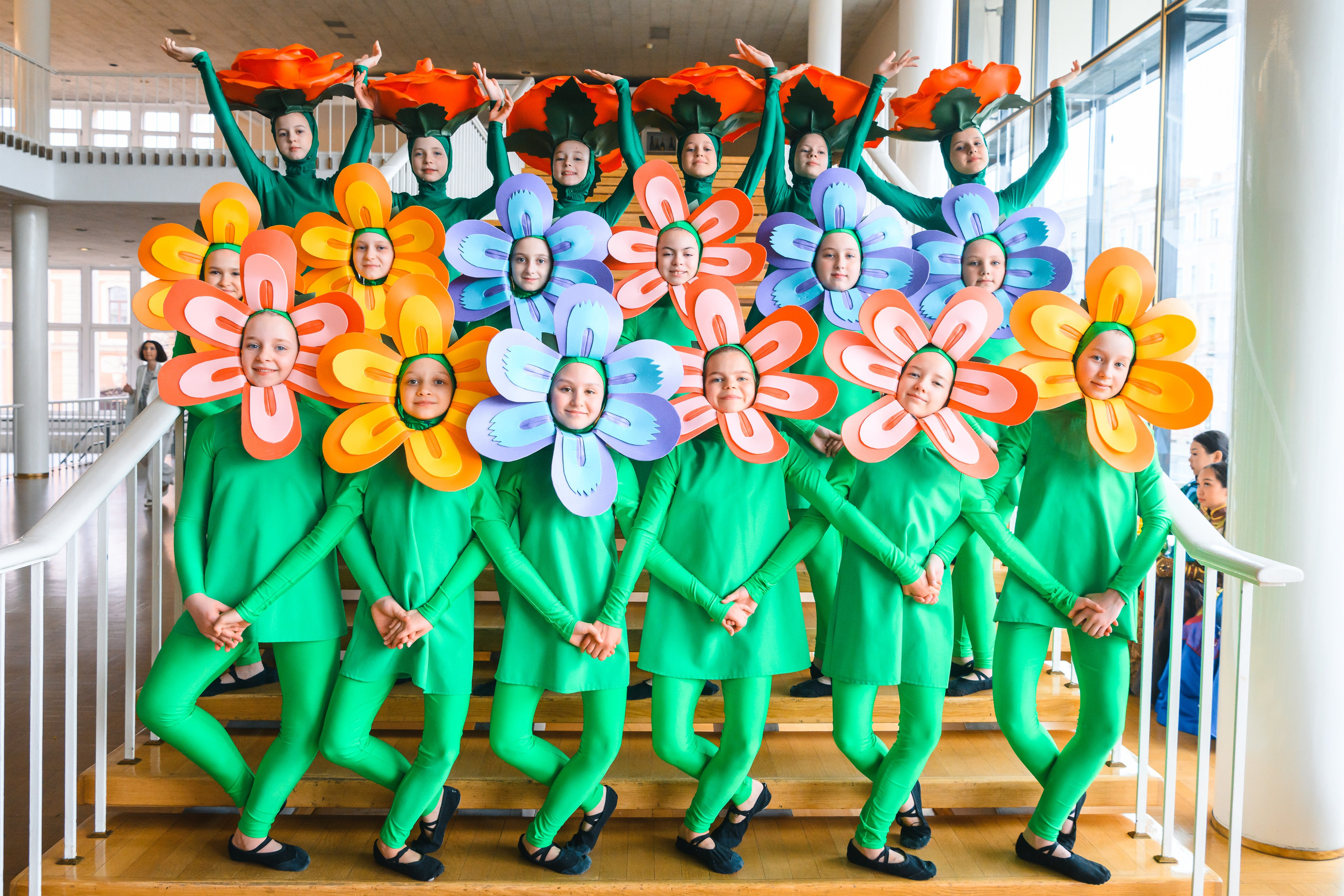 23 апреля, красная дорожка, БКЗ Октябрьский, г. Санкт-Петербург. Золотое яблочко