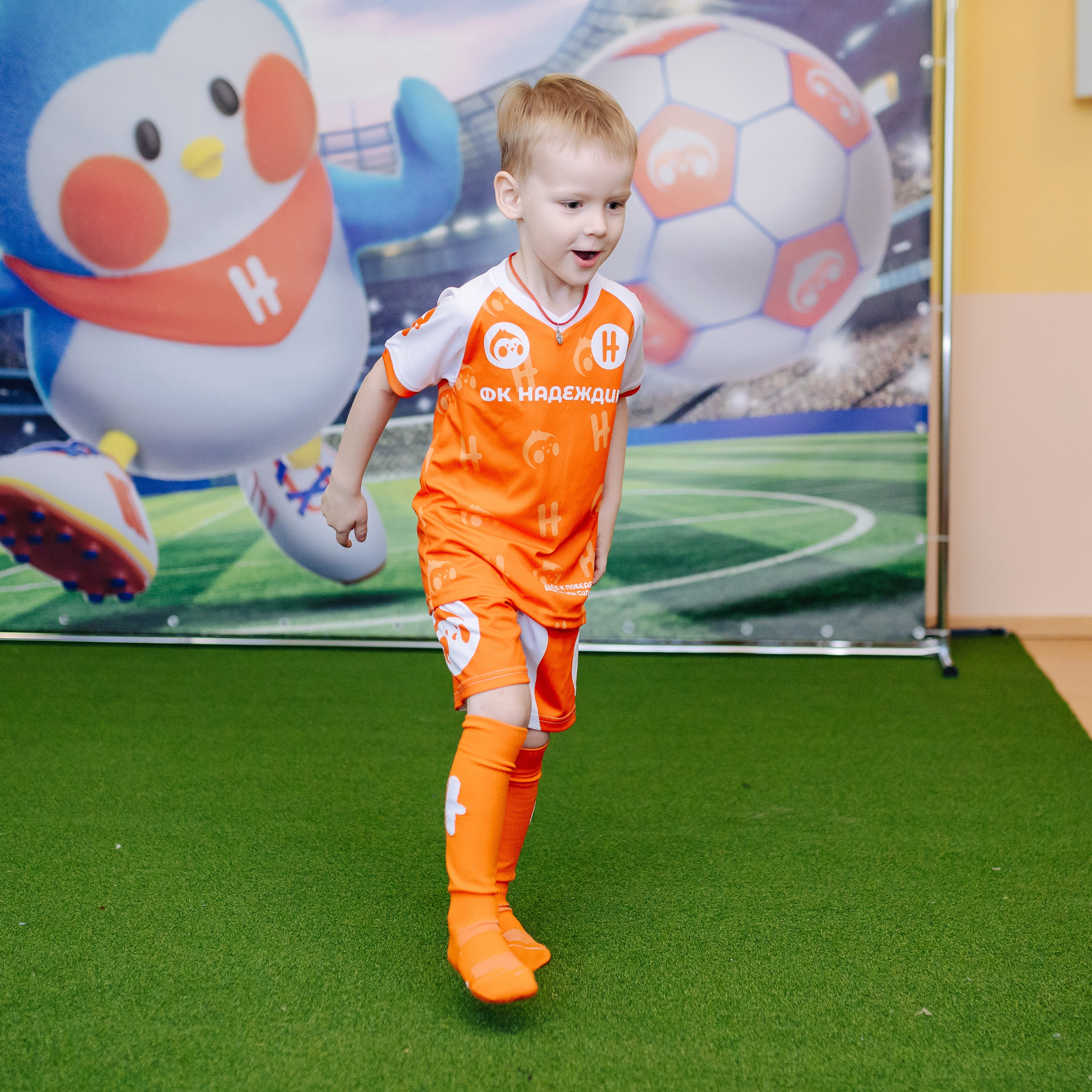 Фотосессия с кубком в детских садах г. Магнитогорска. Денис Прохоров Фотограф в г. Магнитогорск