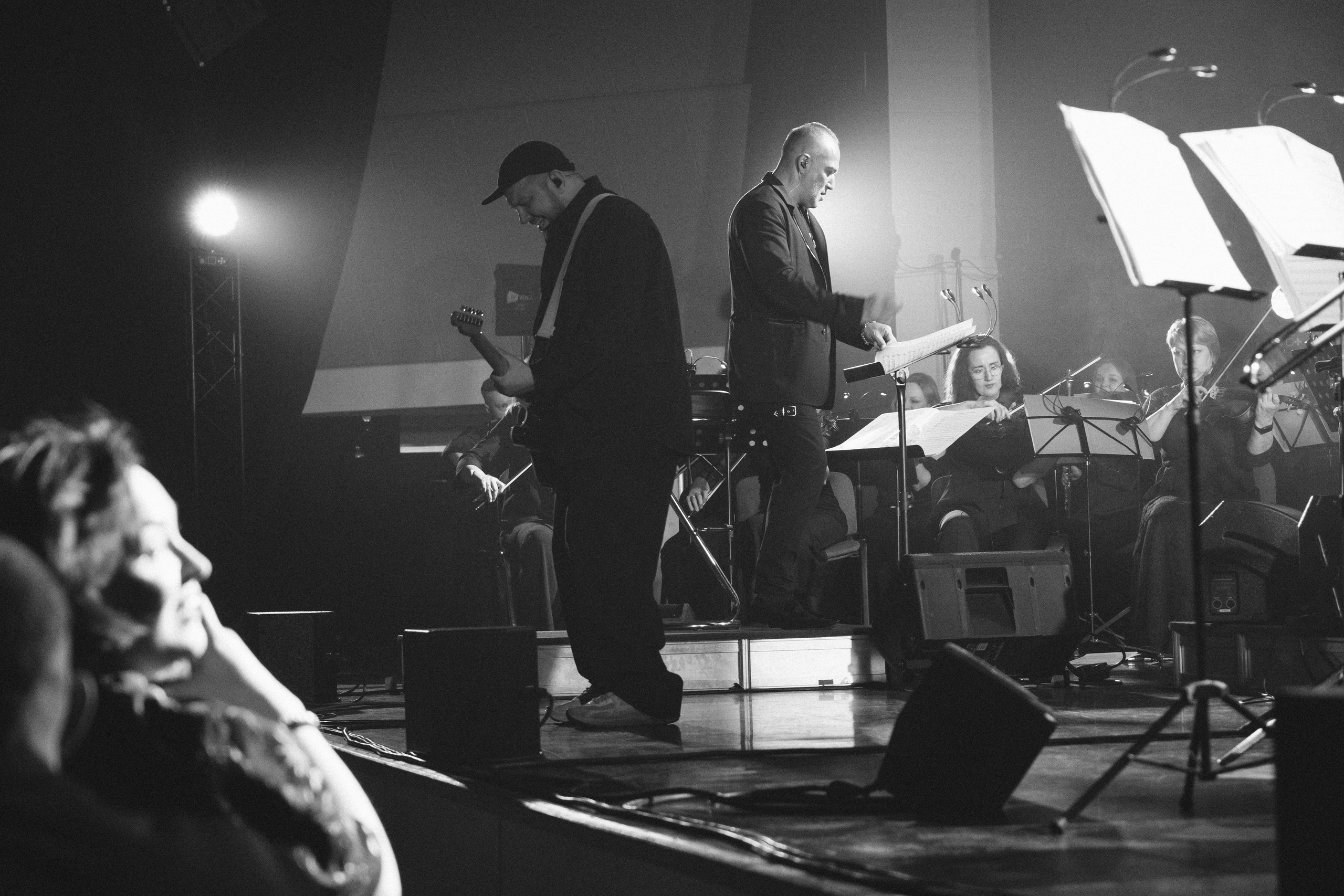 Сергей Бобунец в Красноярске 18.03.26. Фотограф Красноярск съемки лавстори, фотосессия в студии, портретная съемка, творческие фотосессии