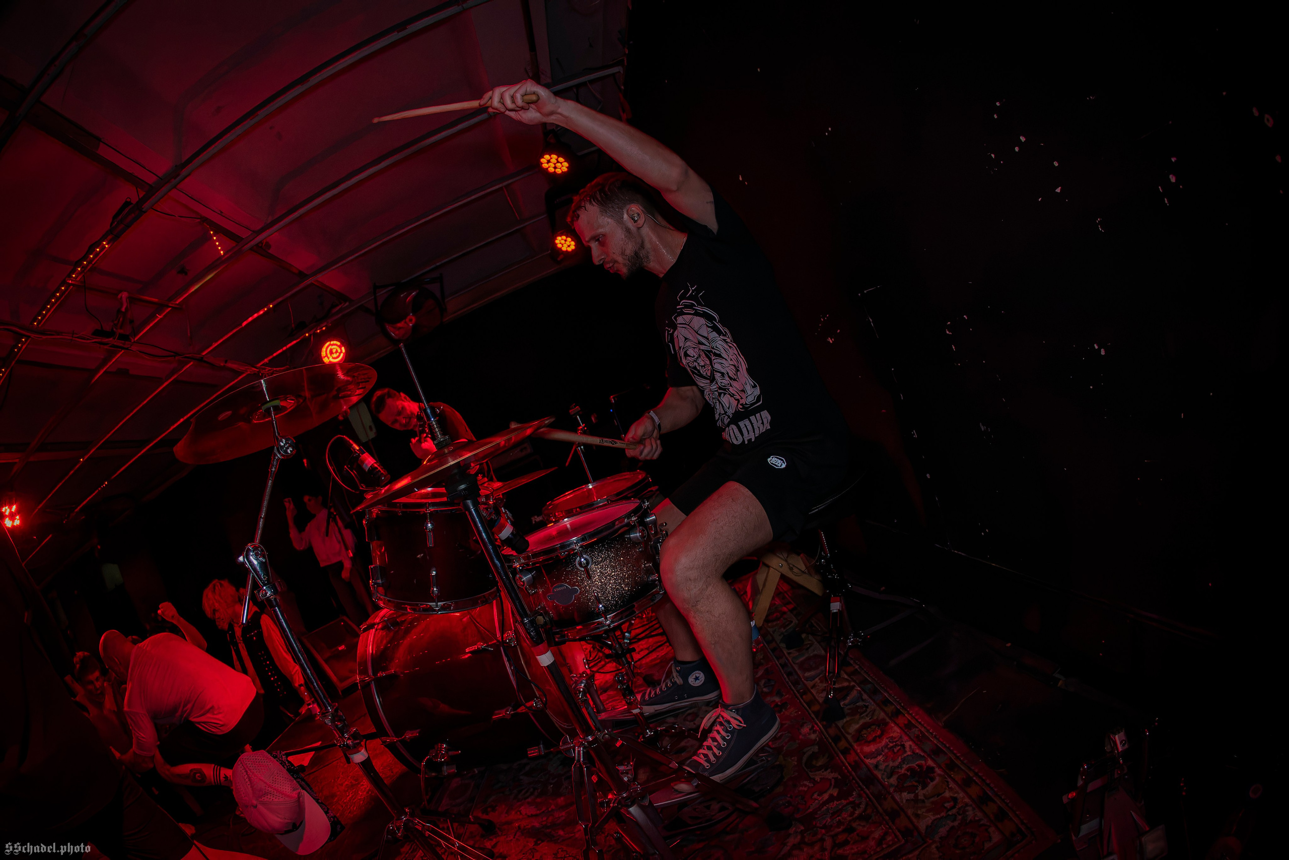 Mayday Massacre: Hardcore vs Death Metal // Без Поводка 02.05.25. We will make everything metal!