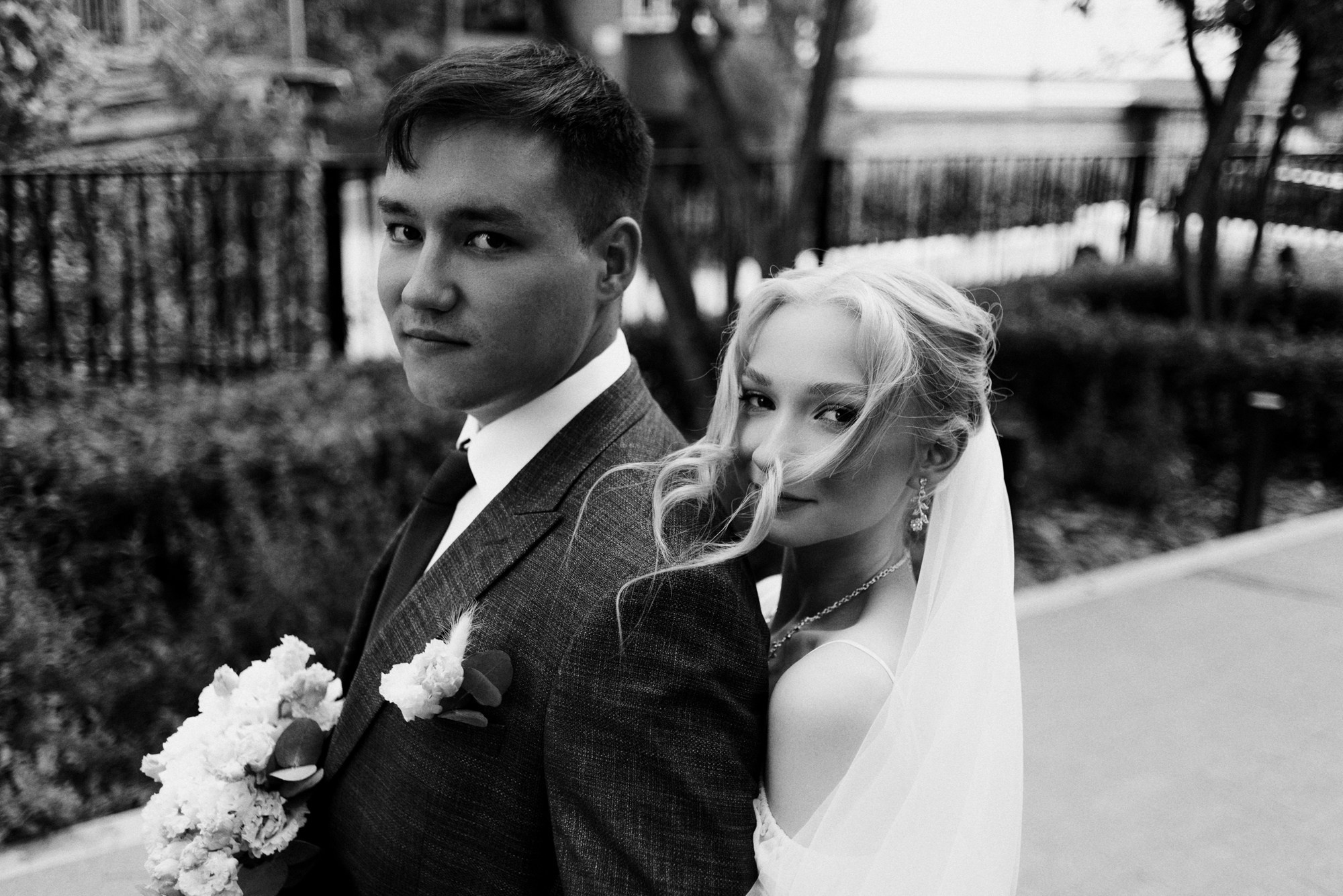 Свадебный фотограф в Тюмени — Фотосессия Тимура и Лизы в городском стиле. Портретный фотограф Тюмень Дарья Мустафина