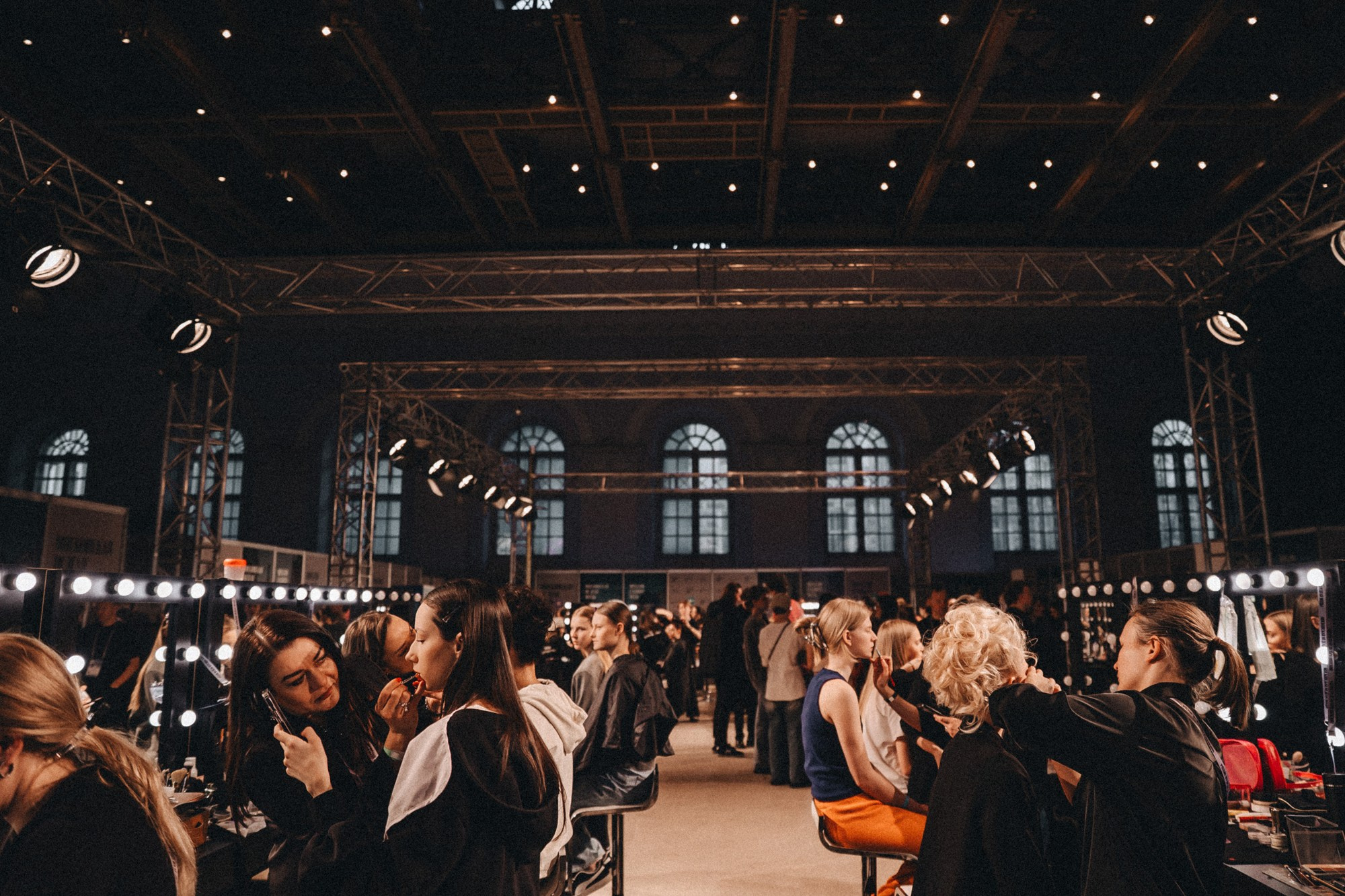 Где мода снимает маски. Backstage недели моды в Москве. Татьяна Фомичева. Репортажный и светский фотограф в Москве