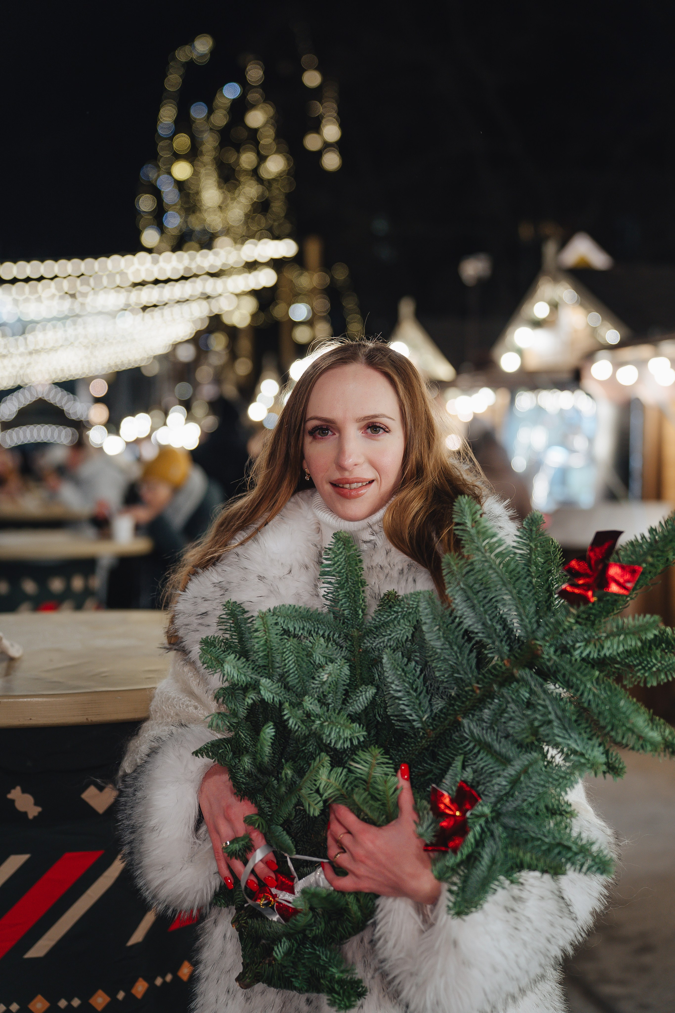 ПРОГУЛКА НА МАНЕЖНОЙ ПЛОЩАДИ ДЛЯ ДЕВУШКИ ПЕРЕД НОВЫМ ГОДОМ (НОВОГОДНЯЯ ФОТОСЕССИИЯ НА МАНЕЖНОЙ ПЛОЩАДИ). Профессиональный фотограф, Санкт-Петербург — Виктория Богомолова