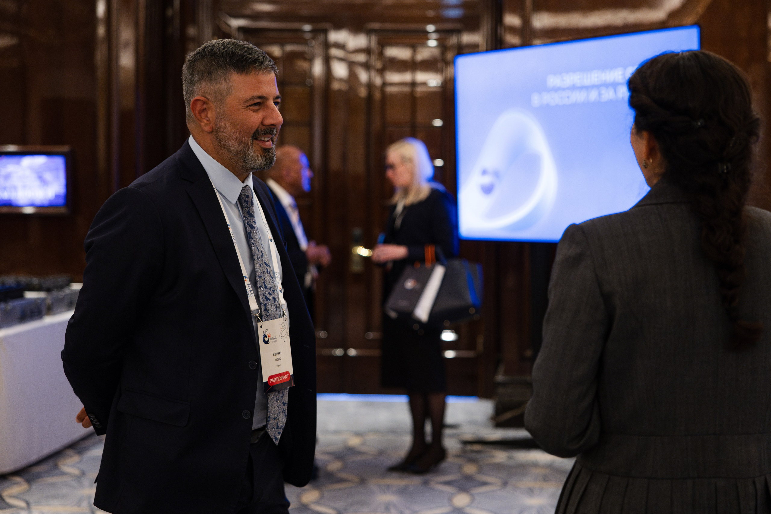 RIAC 2025. Свадебный репортажный фотограф в Москве