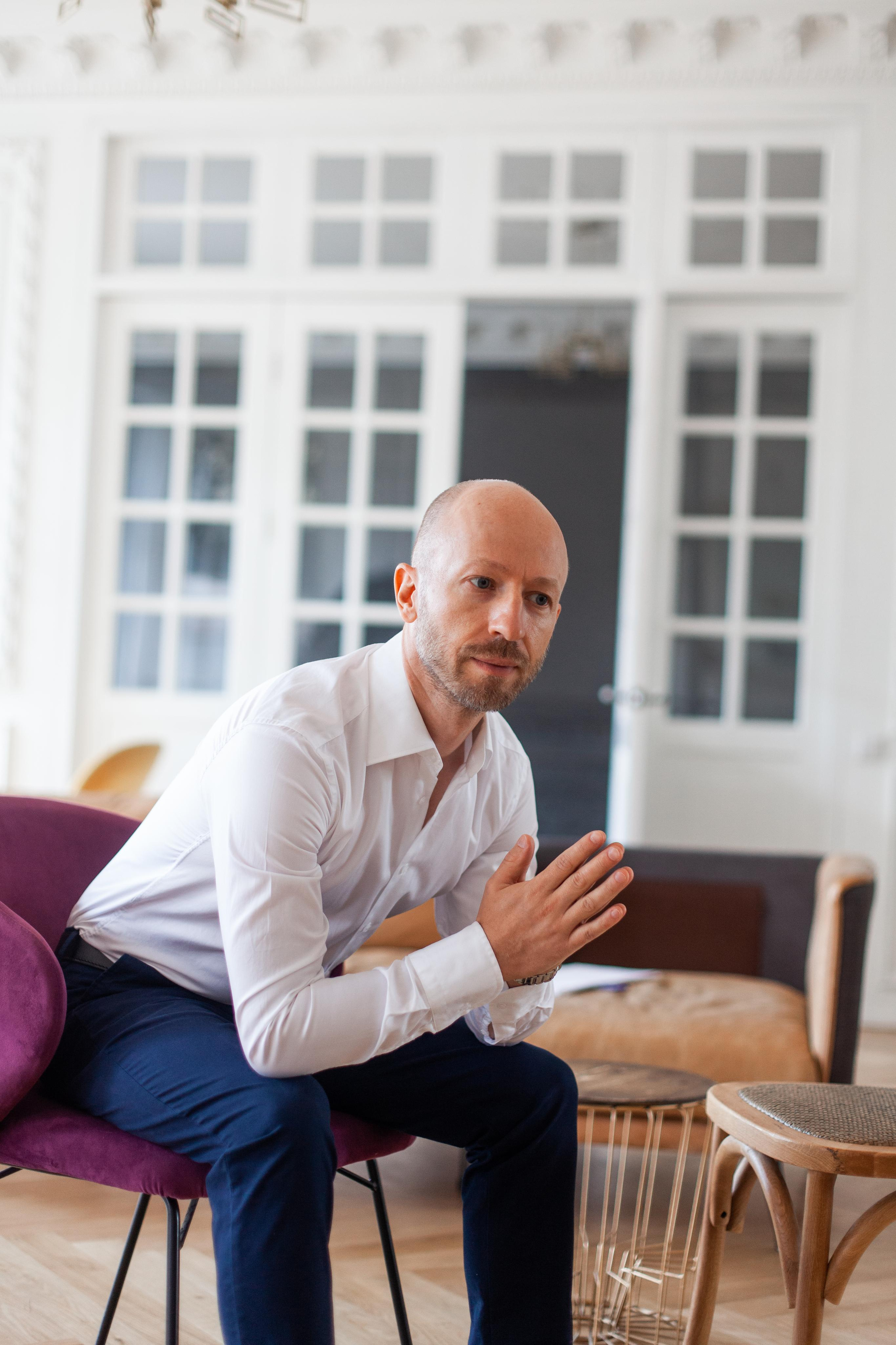 Съемка для нумеролога. Мобильный загородный фотограф в СПб и Ленинградской области. Портретны