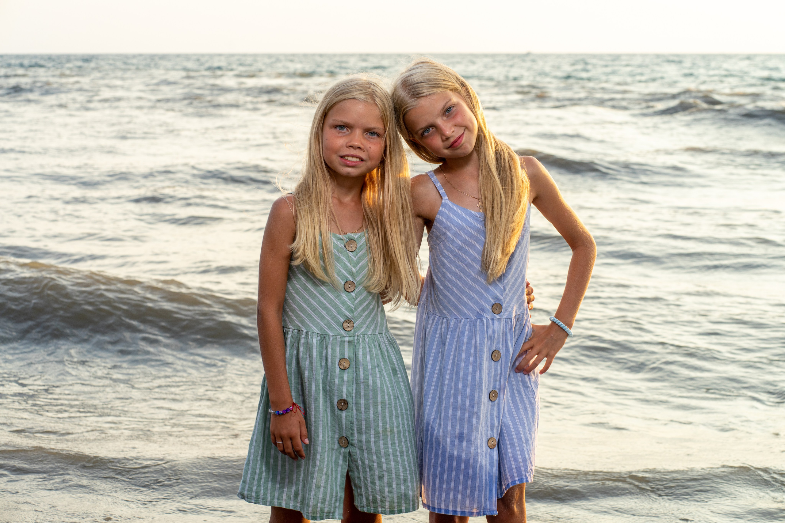 Семейная фотосессия на пляже. Фотограф в Сочи Тиунова Маргарита и Тиунов Евгений