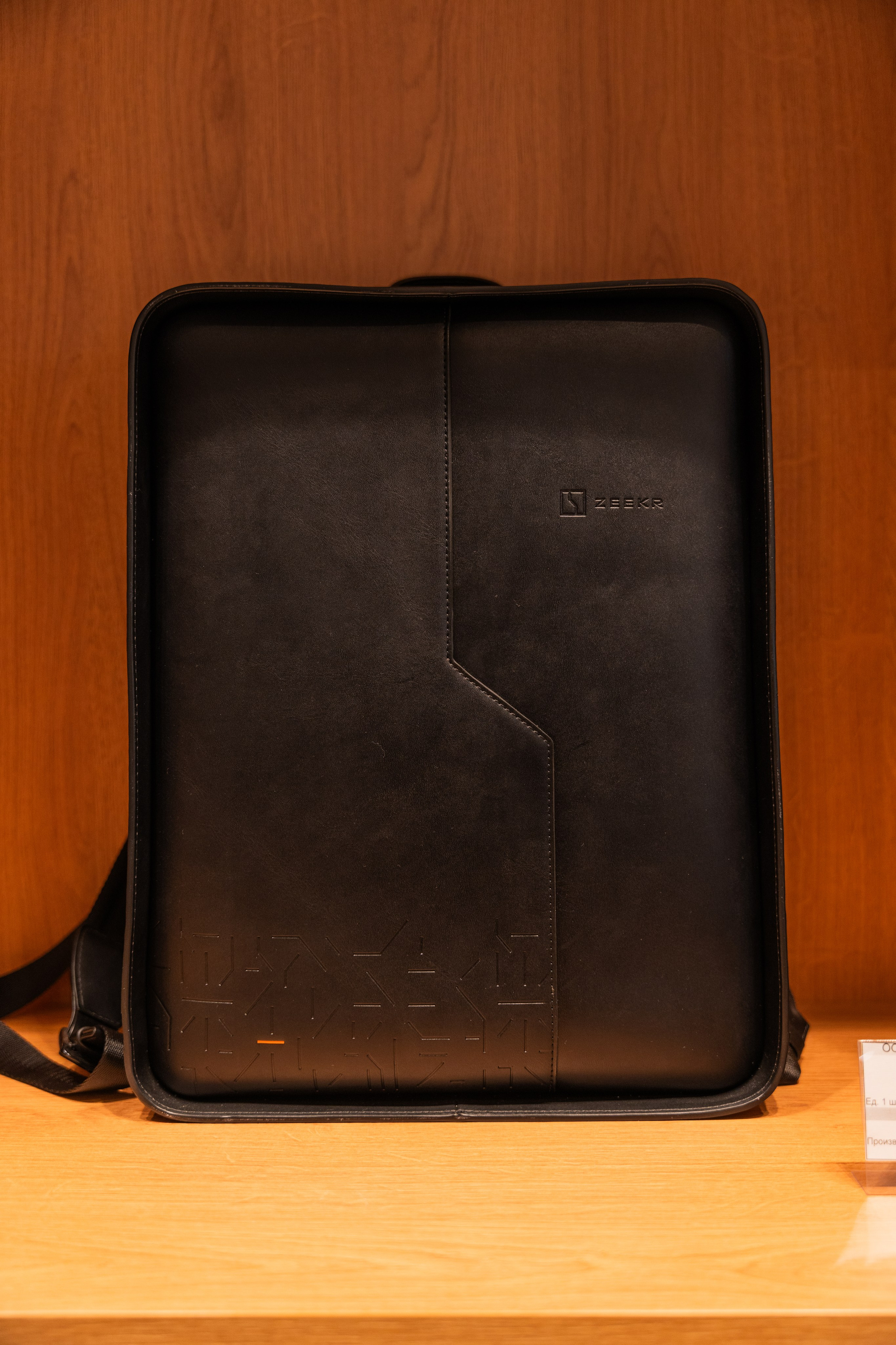 Интерьерная фотосъемка автосалона Elrus в Краснодаре. Zeekr, LiXiang Профессиональная фотосъемка интерьера премиум-автосалона в Краснодаре. Шедевры для Вас! Фотограф и Видеограф в Краснодаре Пахиев Руслан