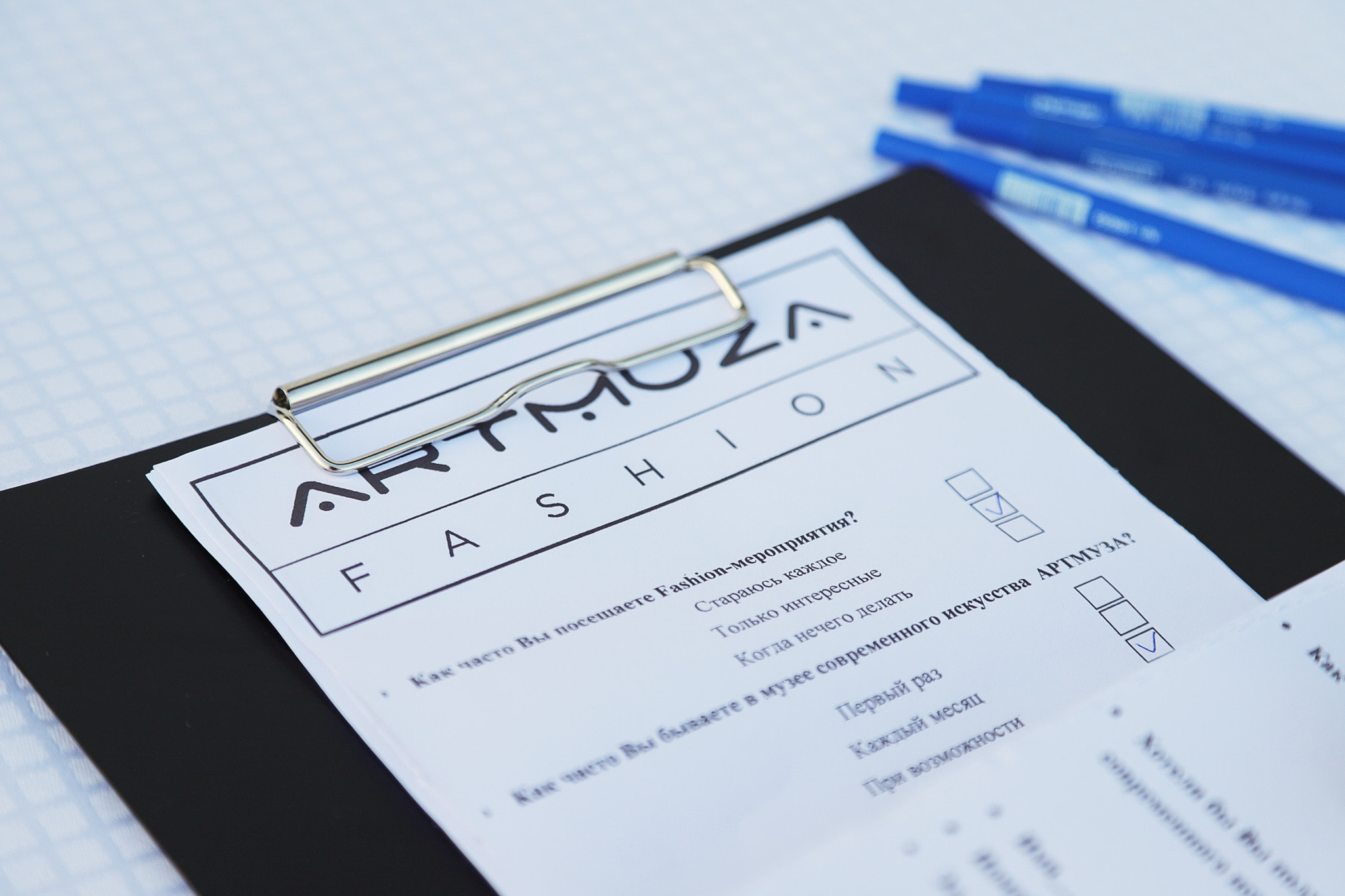 Модный показ Fresh Fashion School в галерее «Артмуза». Фотограф Валерий Сабрам