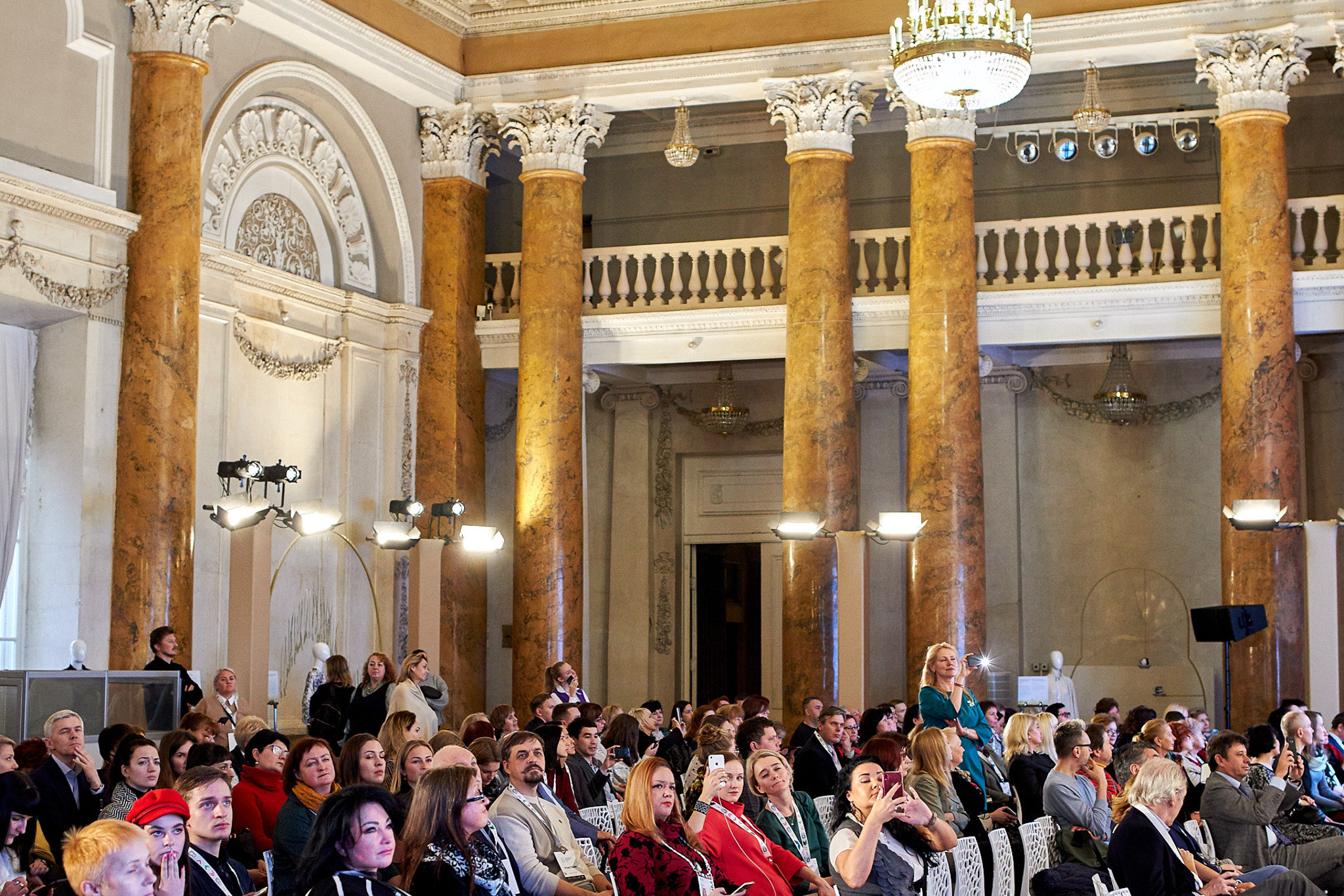 Конференция «Опыт развития креативных индустрий в Италии». Фотограф Валерий Сабрам