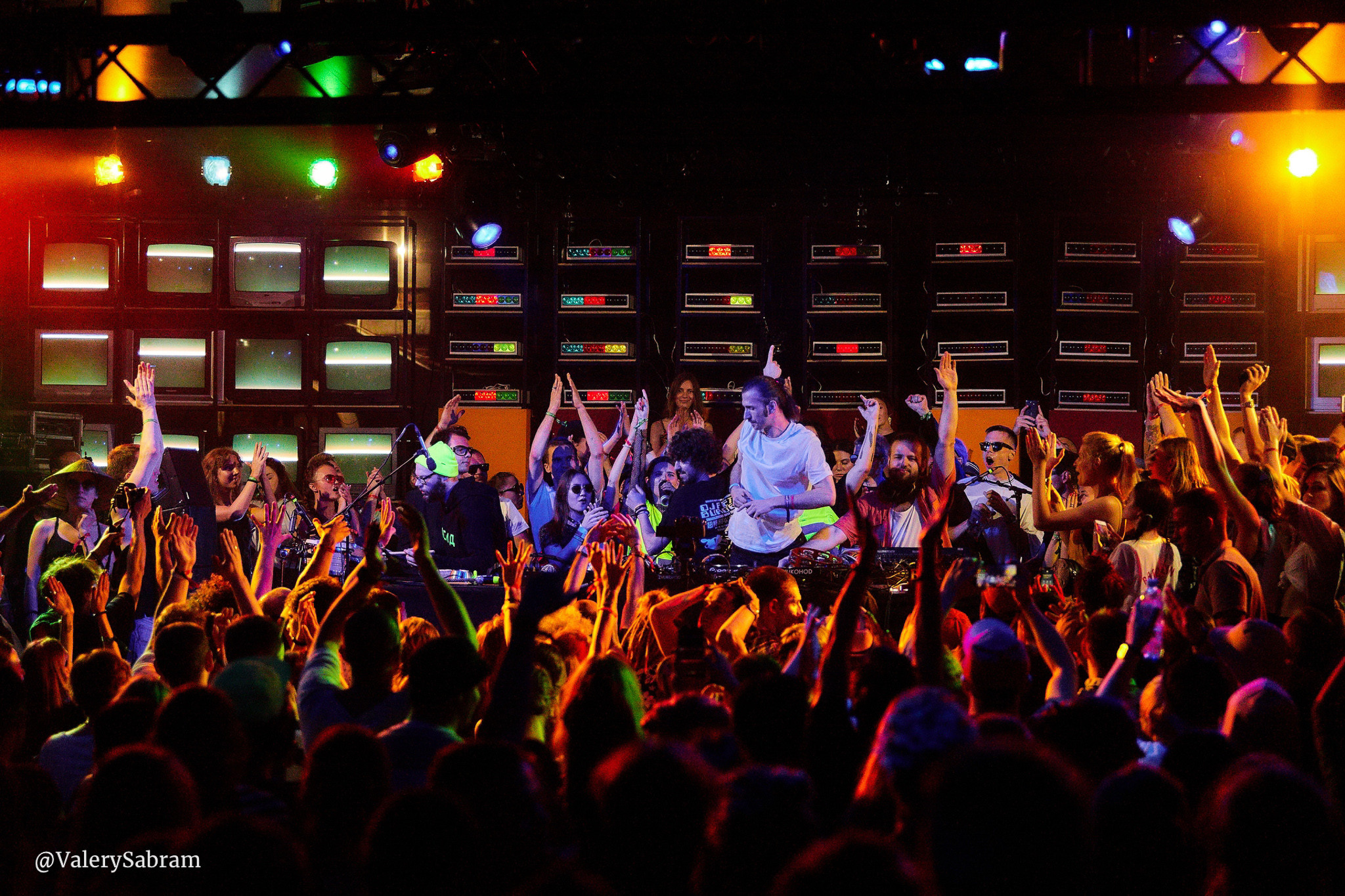 Клубное мероприятие BoilerRoom 2019. Фотограф Валерий Сабрам