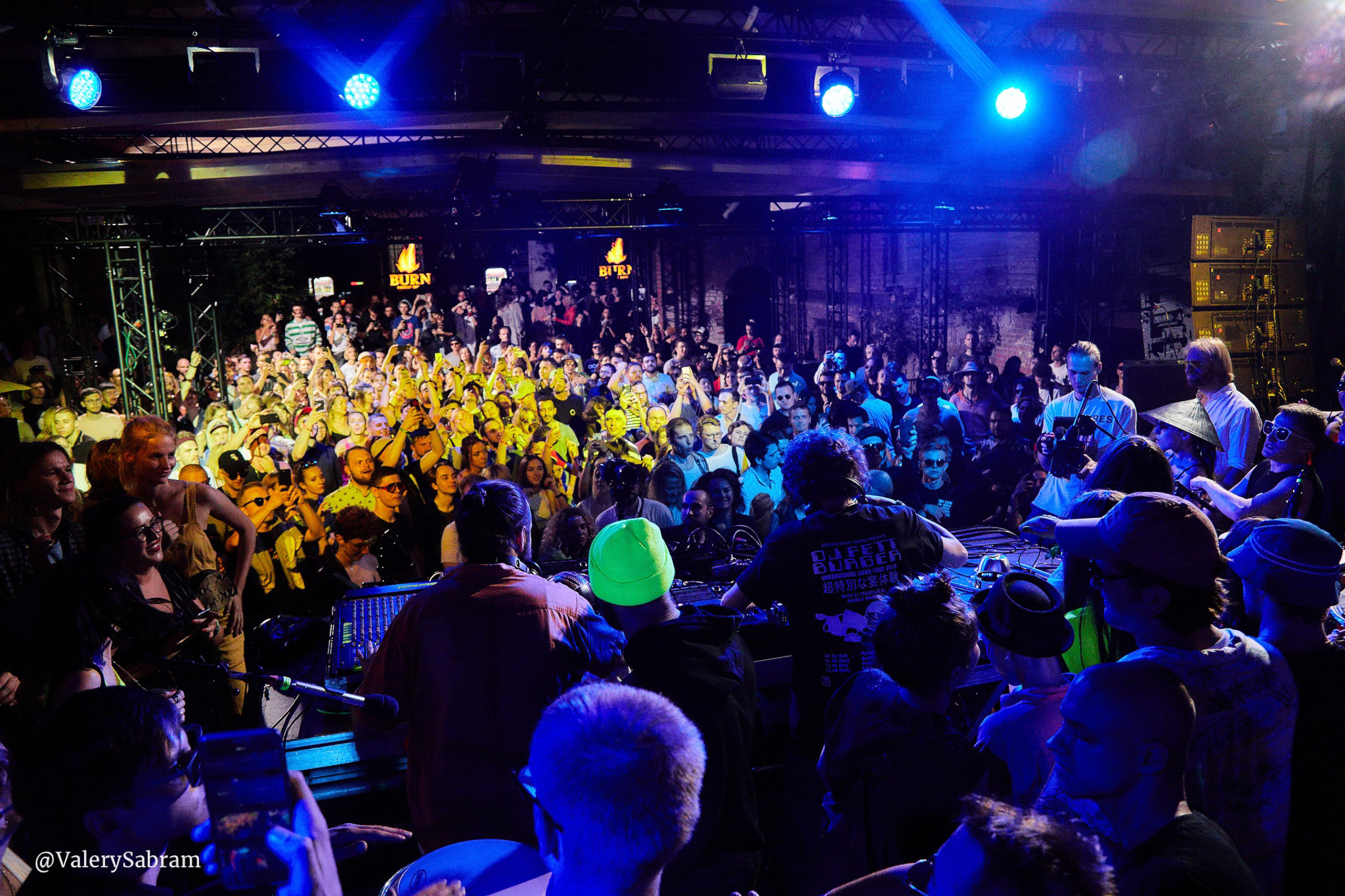 Клубное мероприятие BoilerRoom 2019. Фотограф Валерий Сабрам