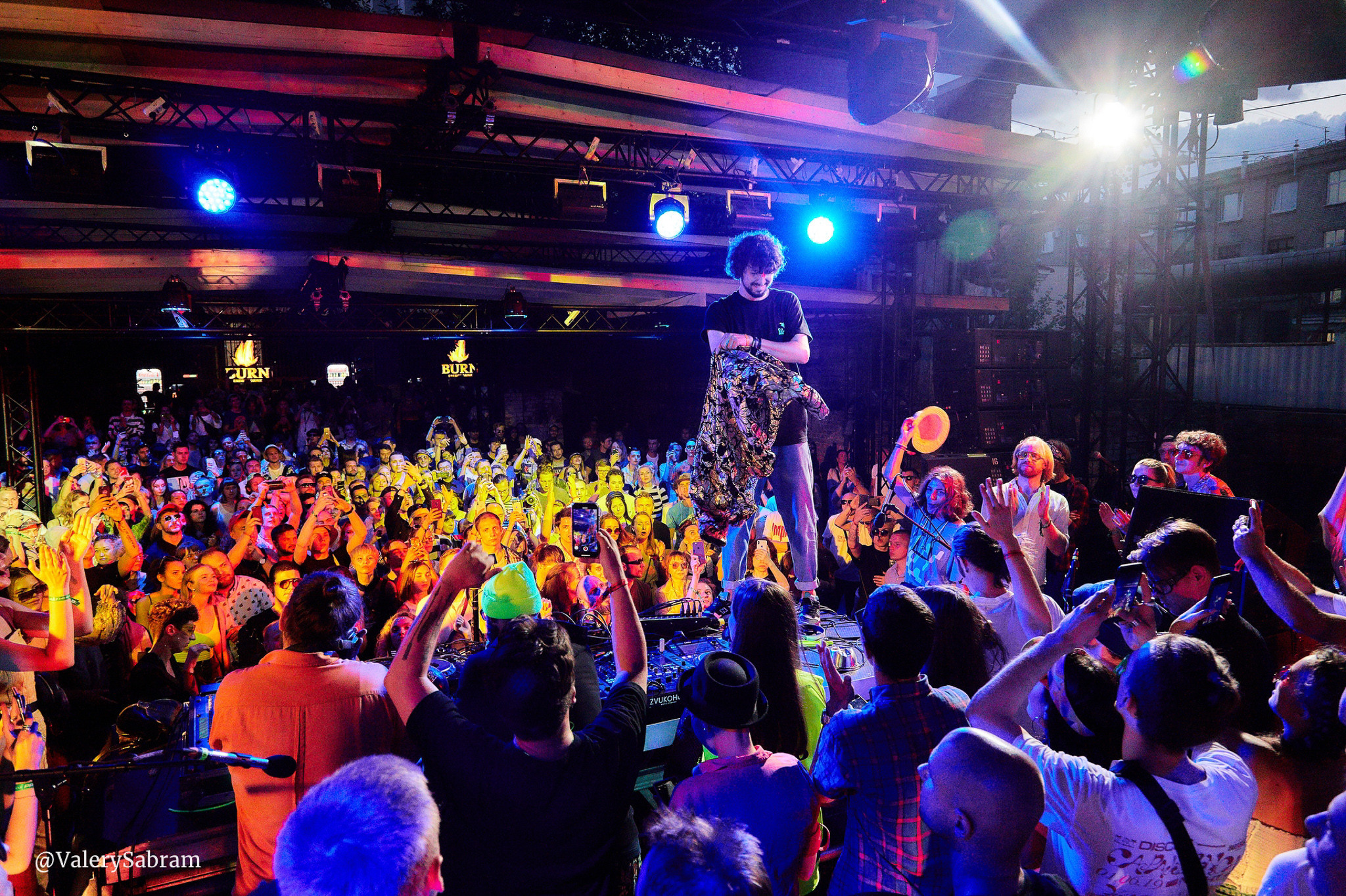 Клубное мероприятие BoilerRoom 2019. Фотограф Валерий Сабрам