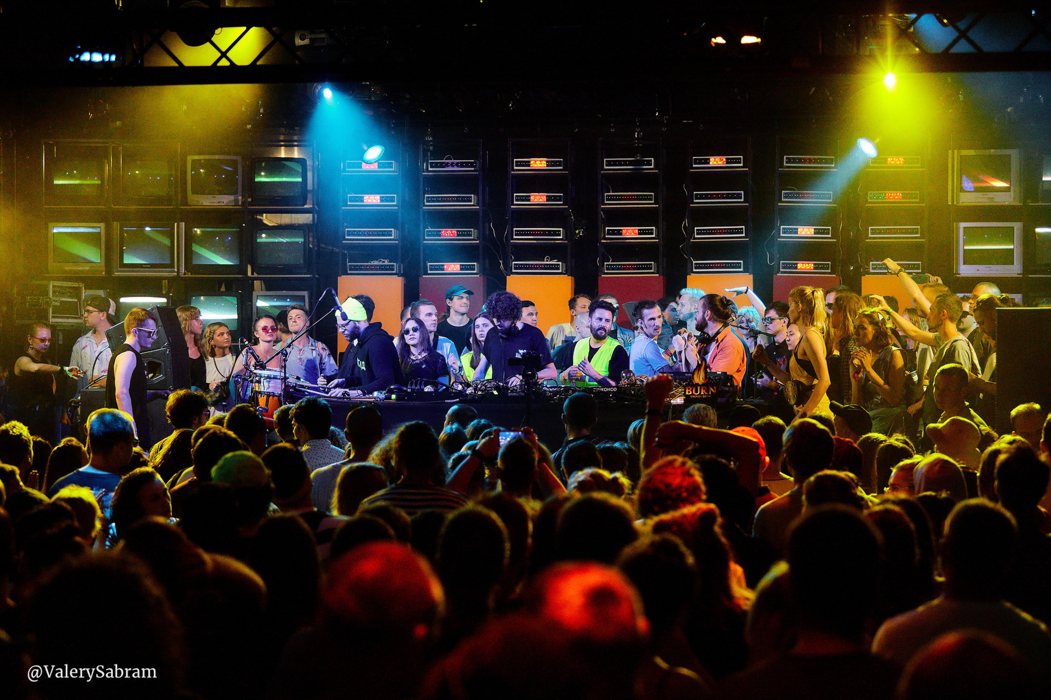 Клубное мероприятие BoilerRoom 2019. Фотограф Валерий Сабрам