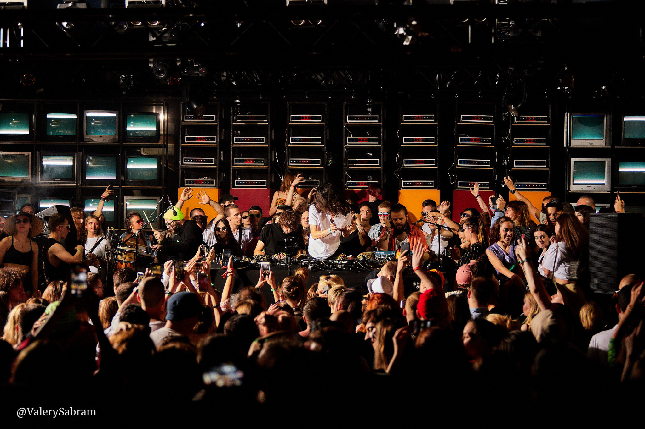 Клубное мероприятие BoilerRoom 2019. Фотограф Валерий Сабрам