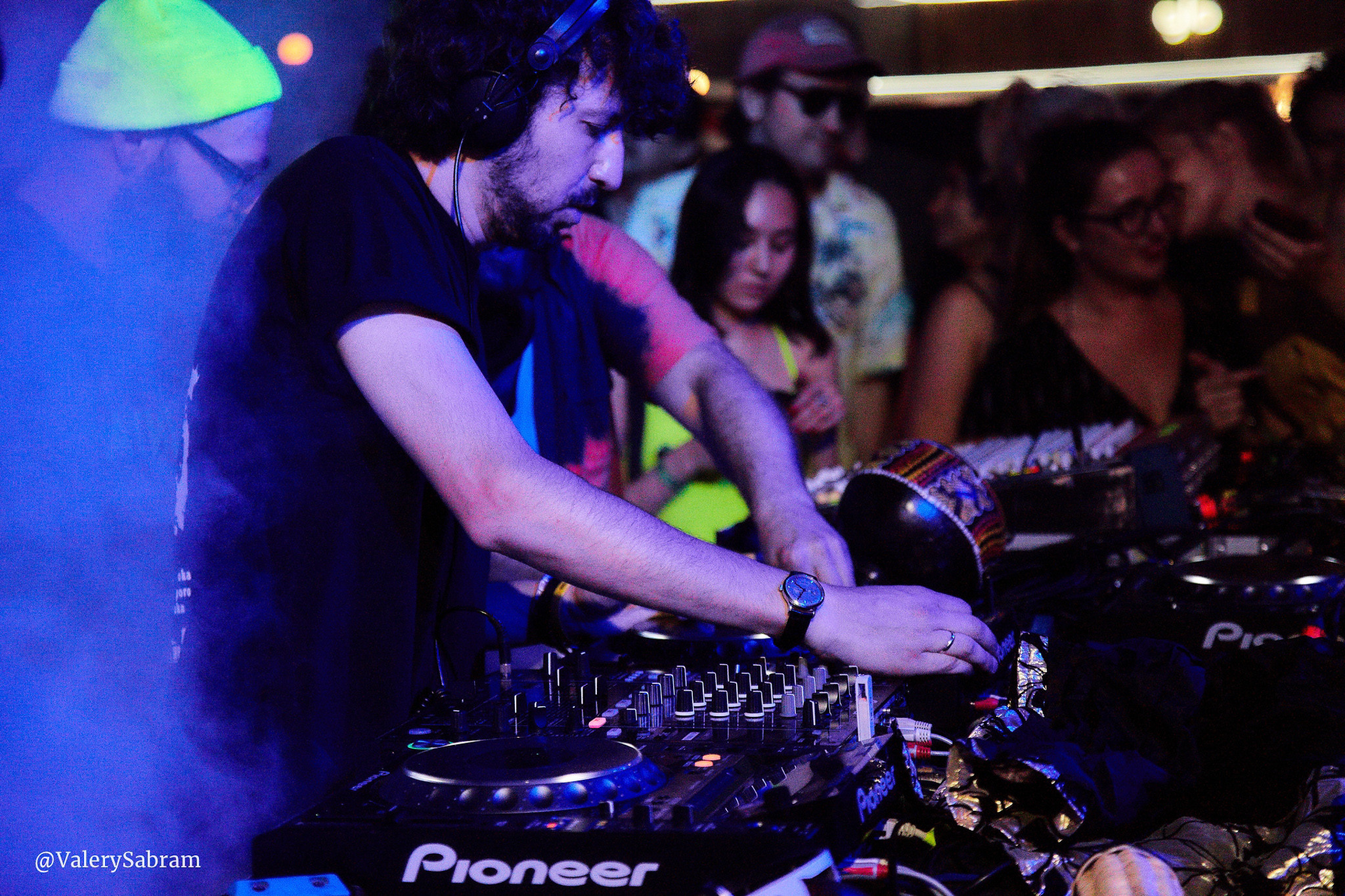 Клубное мероприятие BoilerRoom 2019. Фотограф Валерий Сабрам