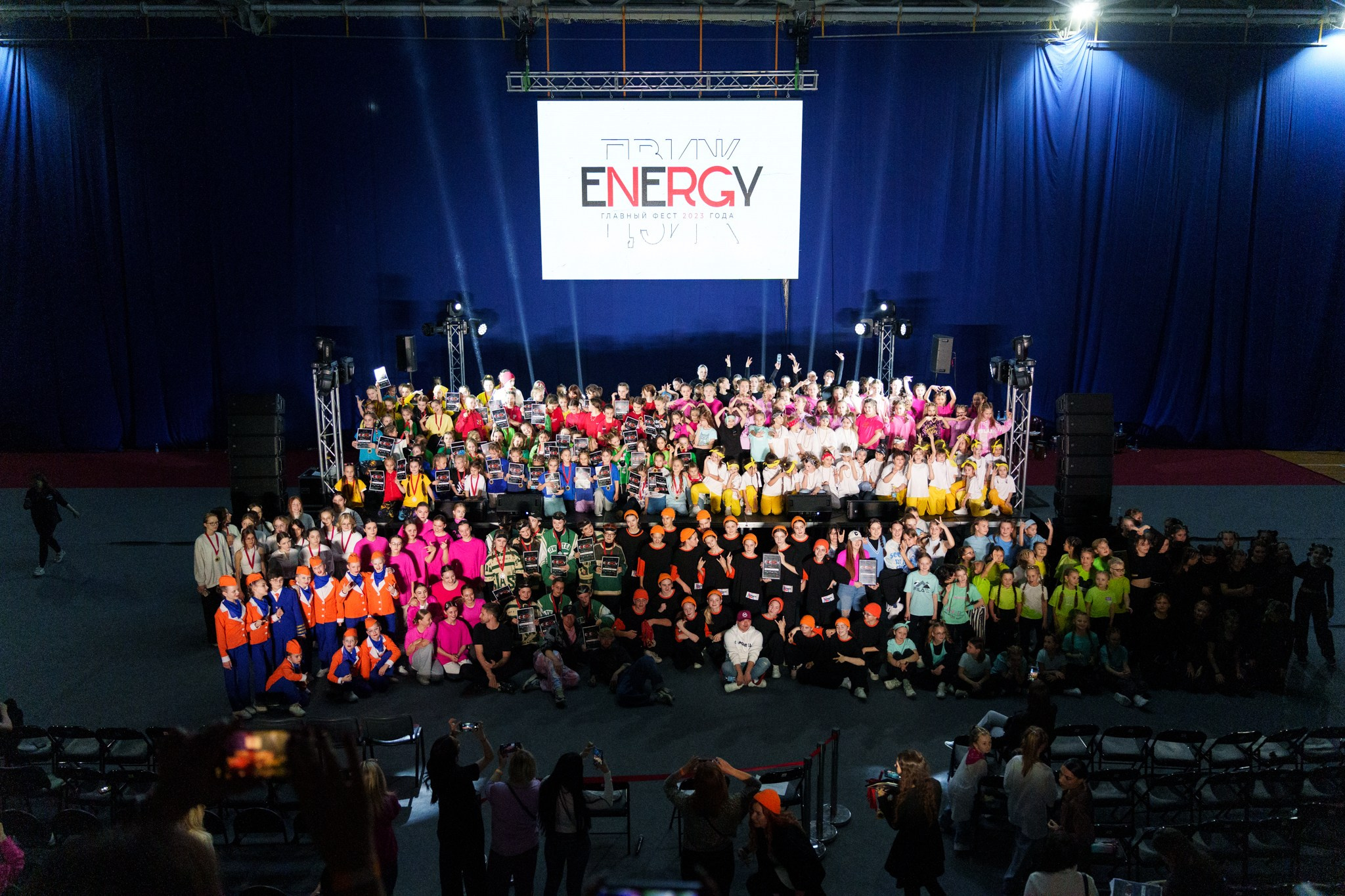 Альбом-портфолио репортажных снимков. Фотограф Ди Садчиков