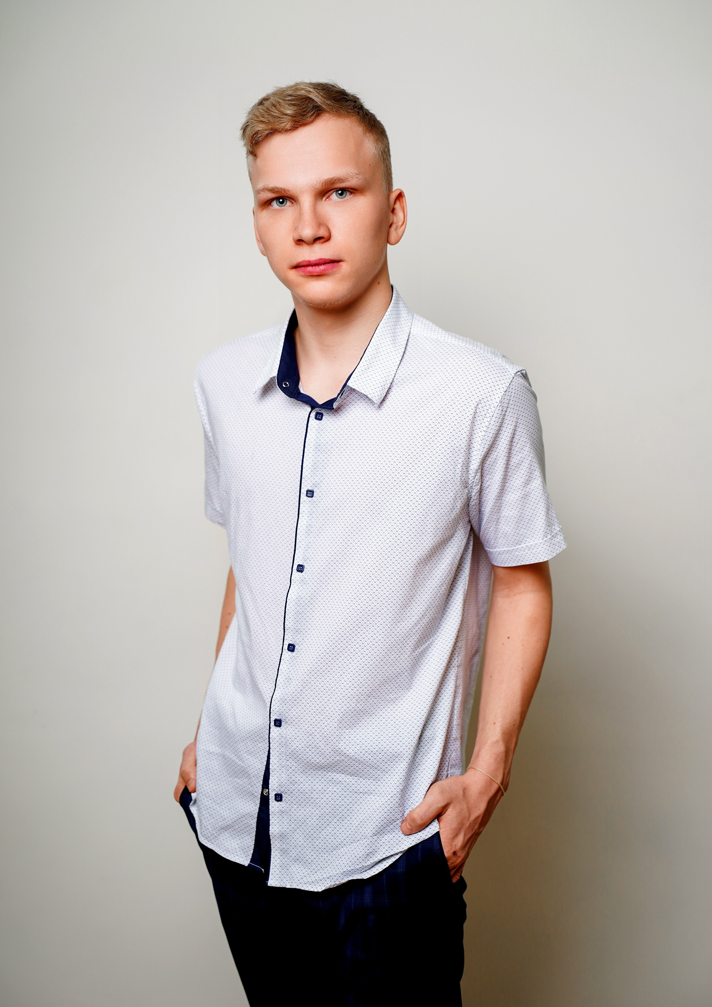 Образы. MEMENTO.Выпускные альбомы, школьные, юбилейные и другие книги. Ростов-на-Дону