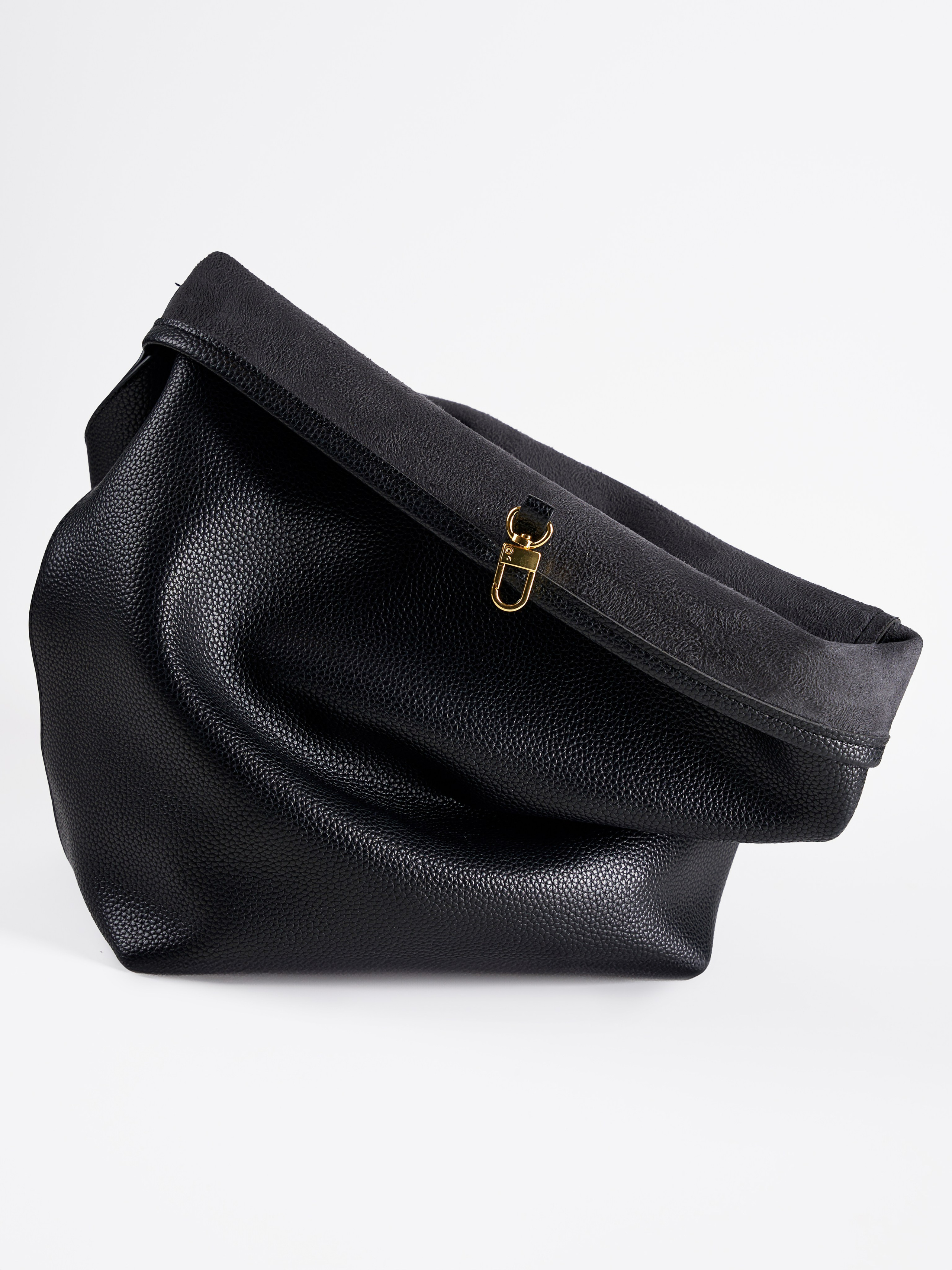 Кожаная сумка для маркетплейсов. Предметный фотограф в Екатеринбурге