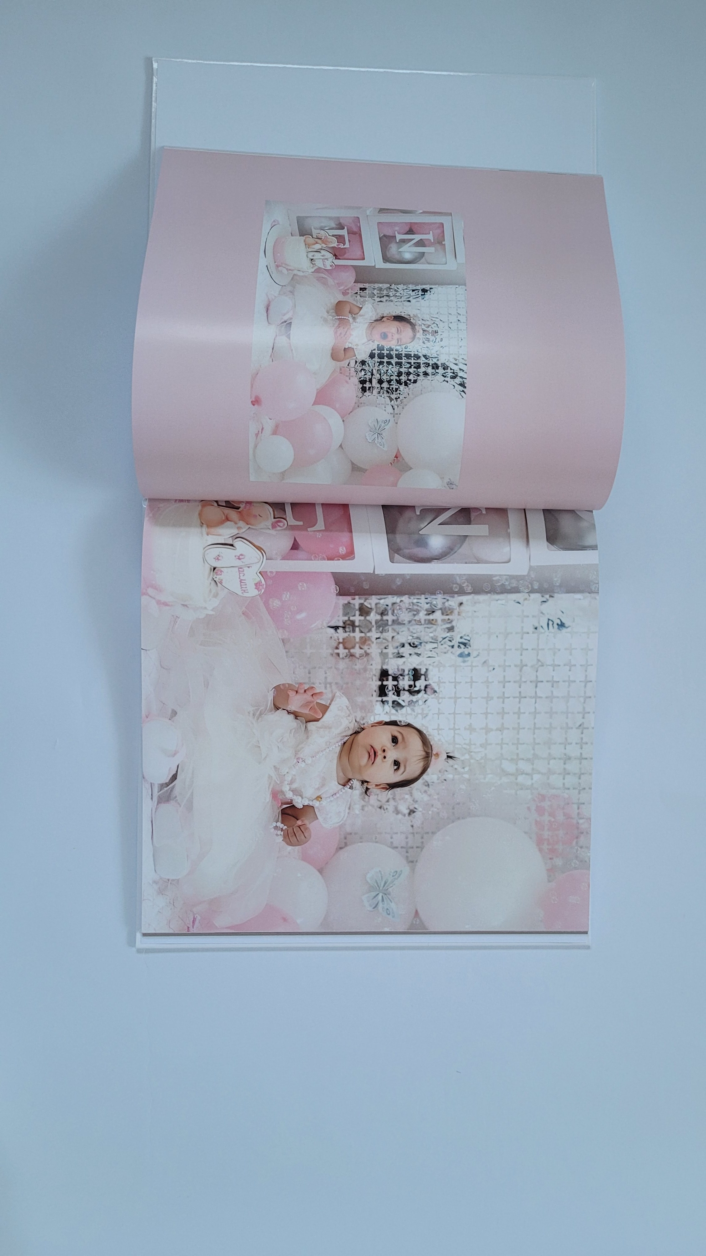 Книга на годик. Мягкие листы. Формат большой 25*25см. Фотограф Котова Валентина