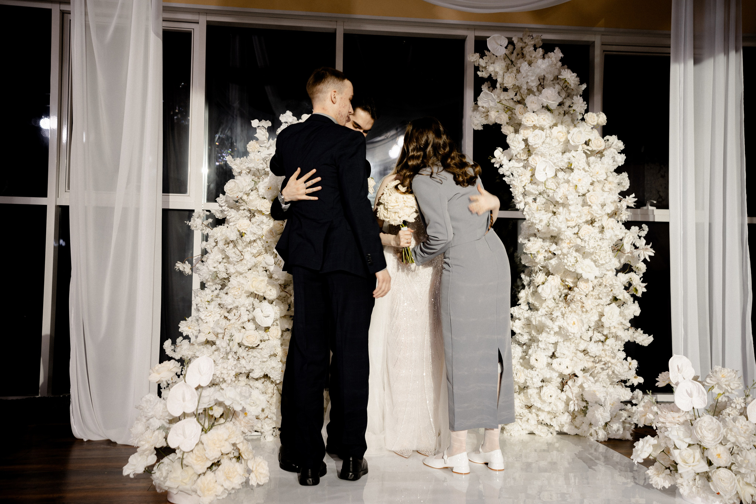 СВАДЕБНАЯ СЬЕМКА СБОРОВ В ОТЕЛЕ И ВЫЕЗД НА ЦЕРЕМОНИЮ (СНЯТО В СИБИРЕ В НИЖНЕВАРТОВСКЕ). Профессиональный фотограф, Санкт-Петербург — Виктория Богомолова