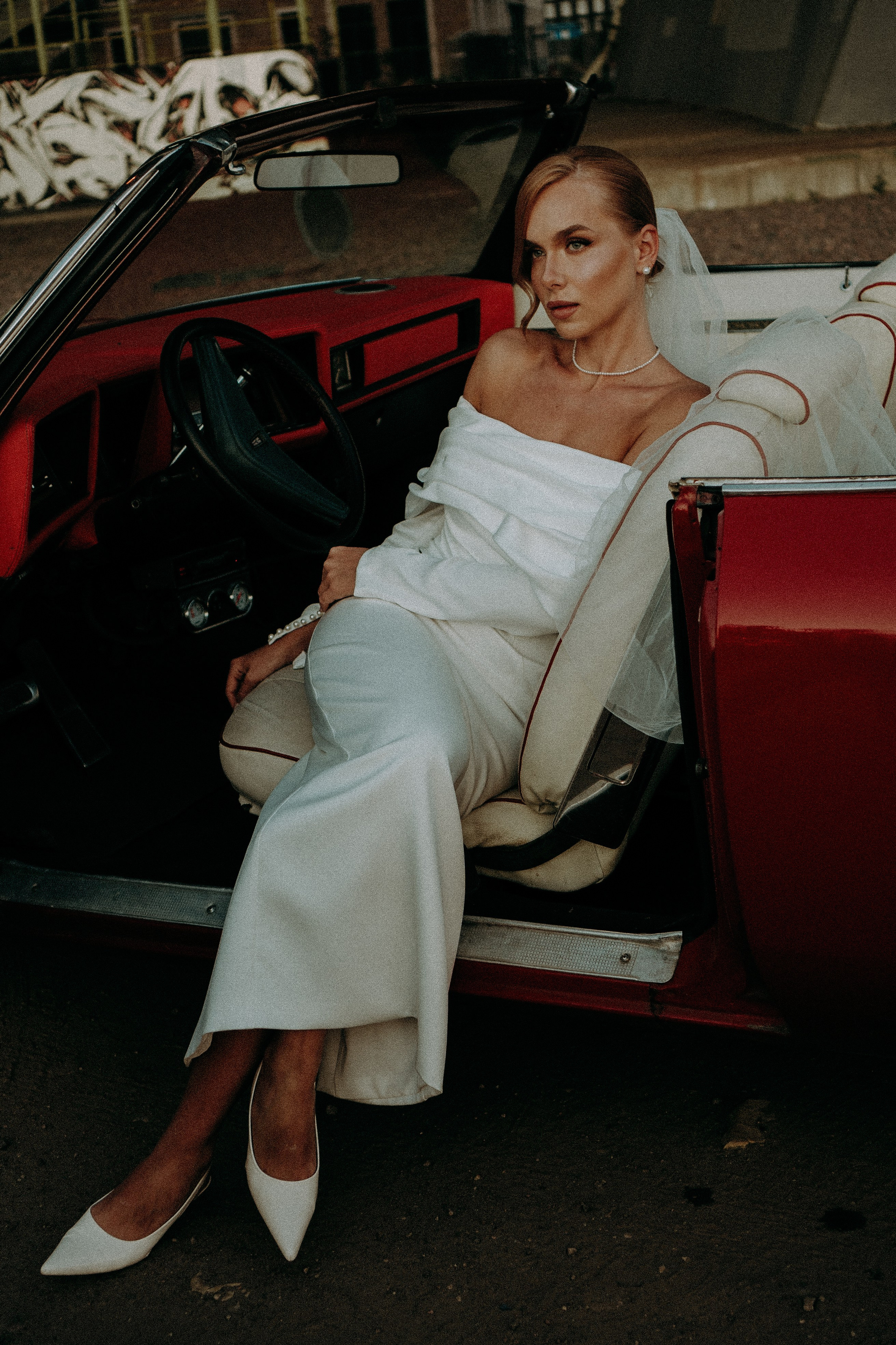 СВАДЕБНАЯ СЬЕМКА ВОЗЛЕ МСОТА БЕТАНКУРА НА КАБРИОЛЕТЕ. Профессиональный фотограф, Санкт-Петербург — Виктория Богомолова