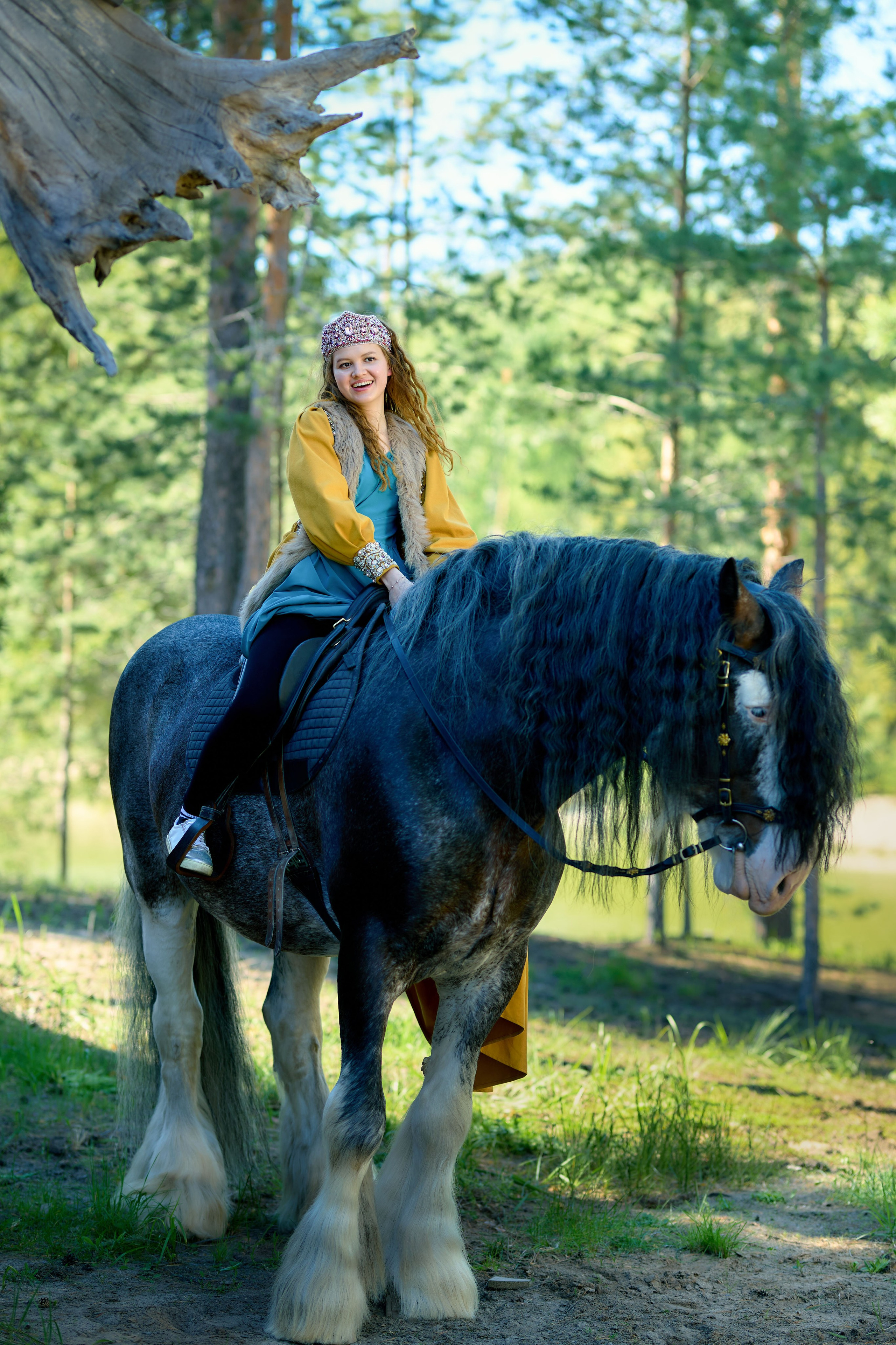 Фотосессия с лошадью в национальном и сказочном костюме стиле русских народных сказок