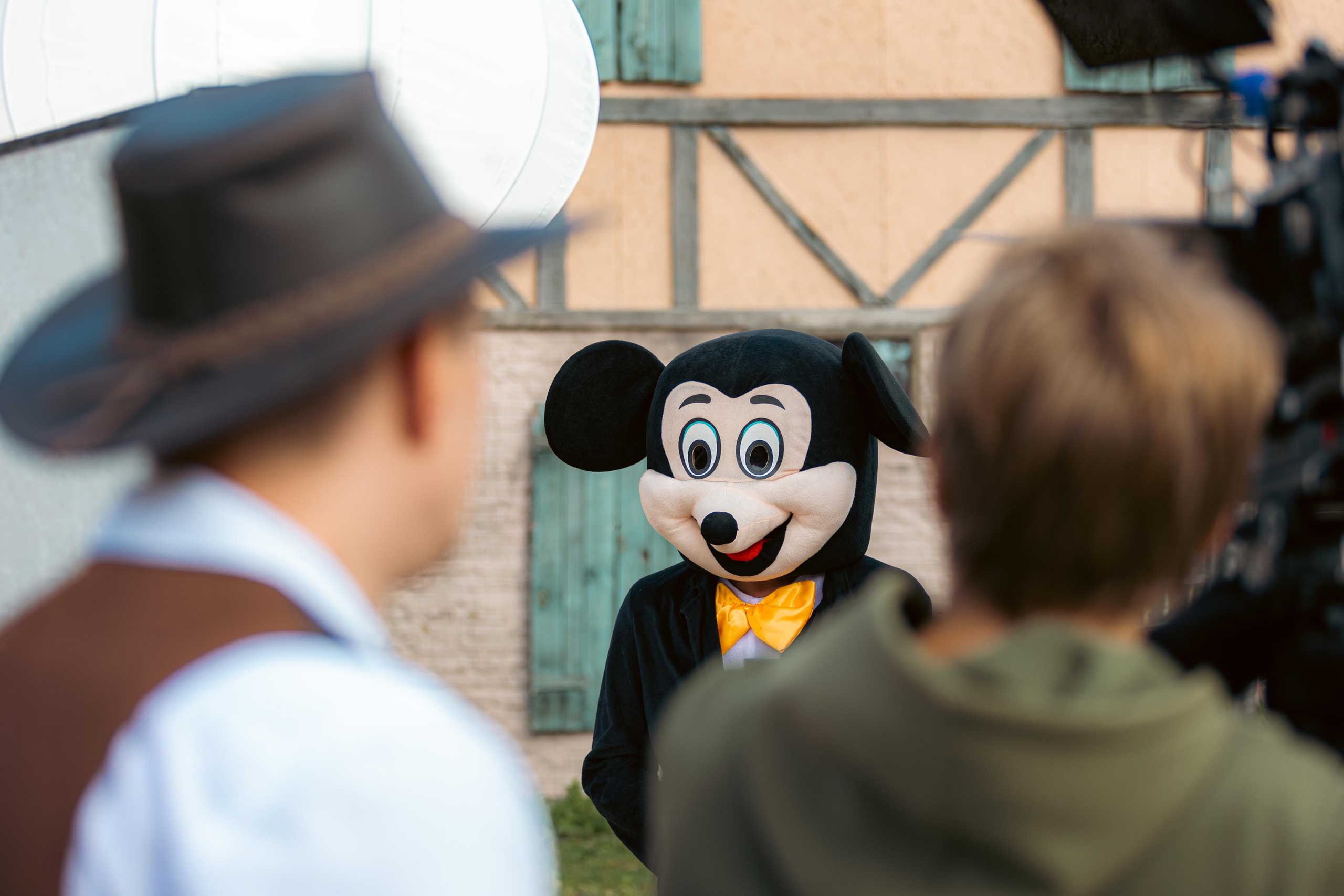 Крематорий. Бэк с клипа «Бар под дулом револьвера». Фотограф Сонкина Татьяна