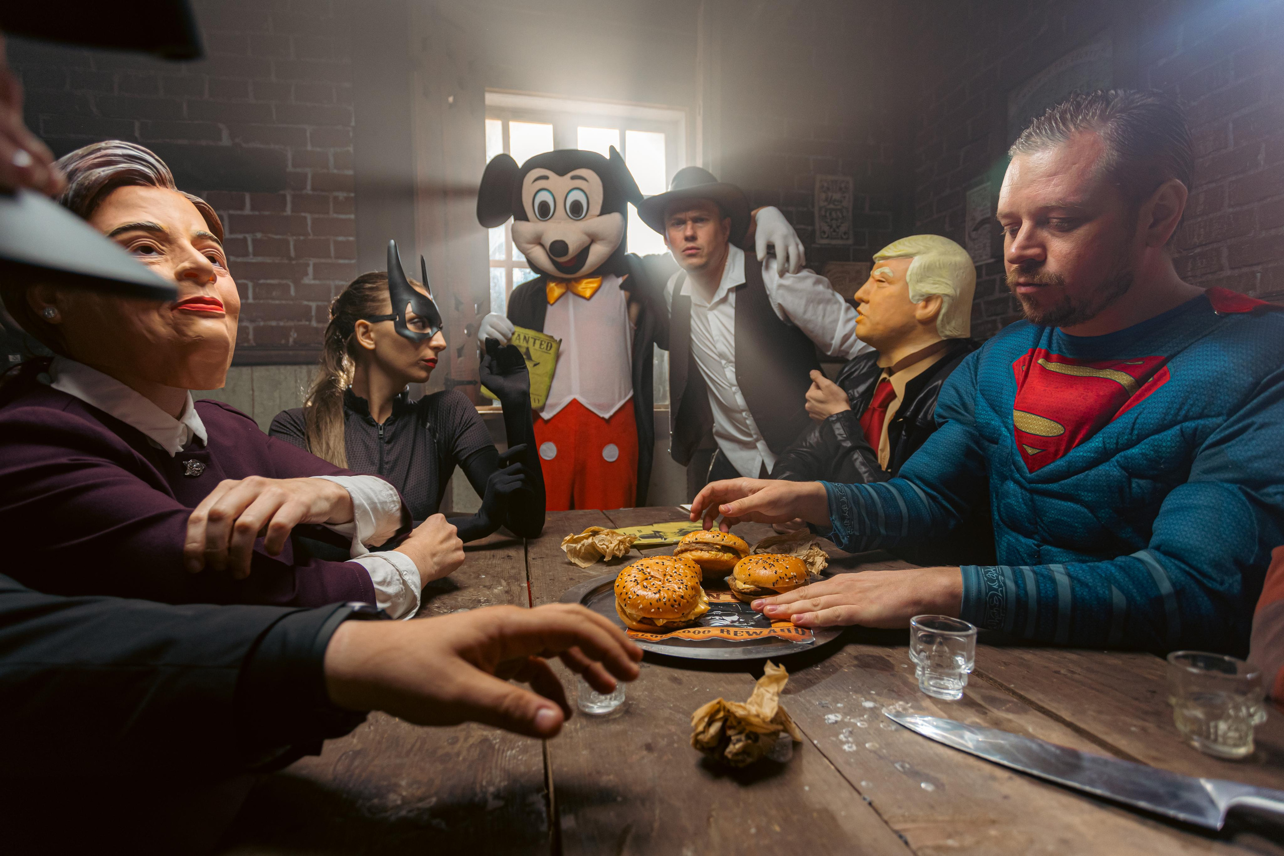 Крематорий. Бэк с клипа «Бар под дулом револьвера». Фотограф Сонкина Татьяна