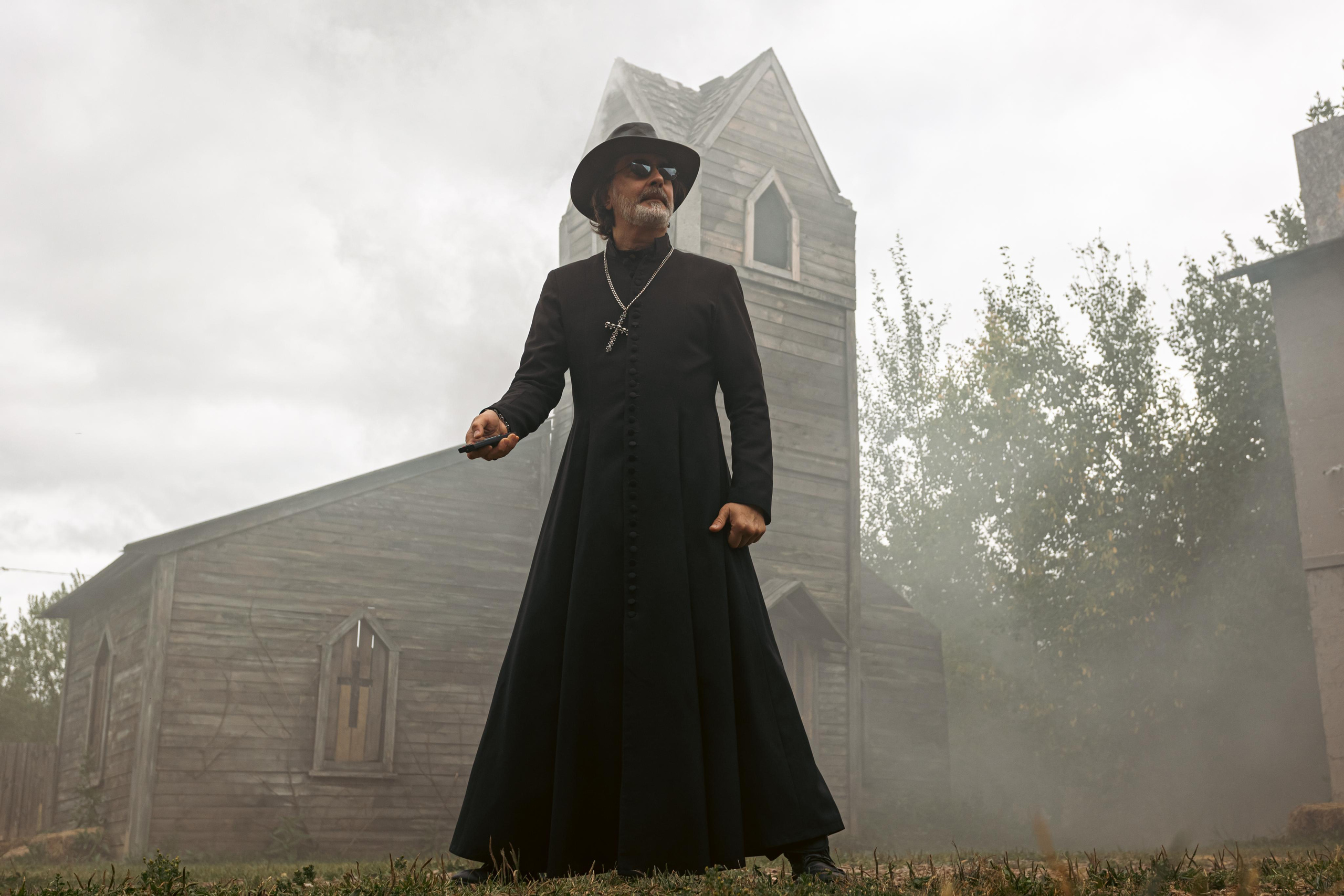 Крематорий. Бэк с клипа «Бар под дулом револьвера». Фотограф Сонкина Татьяна