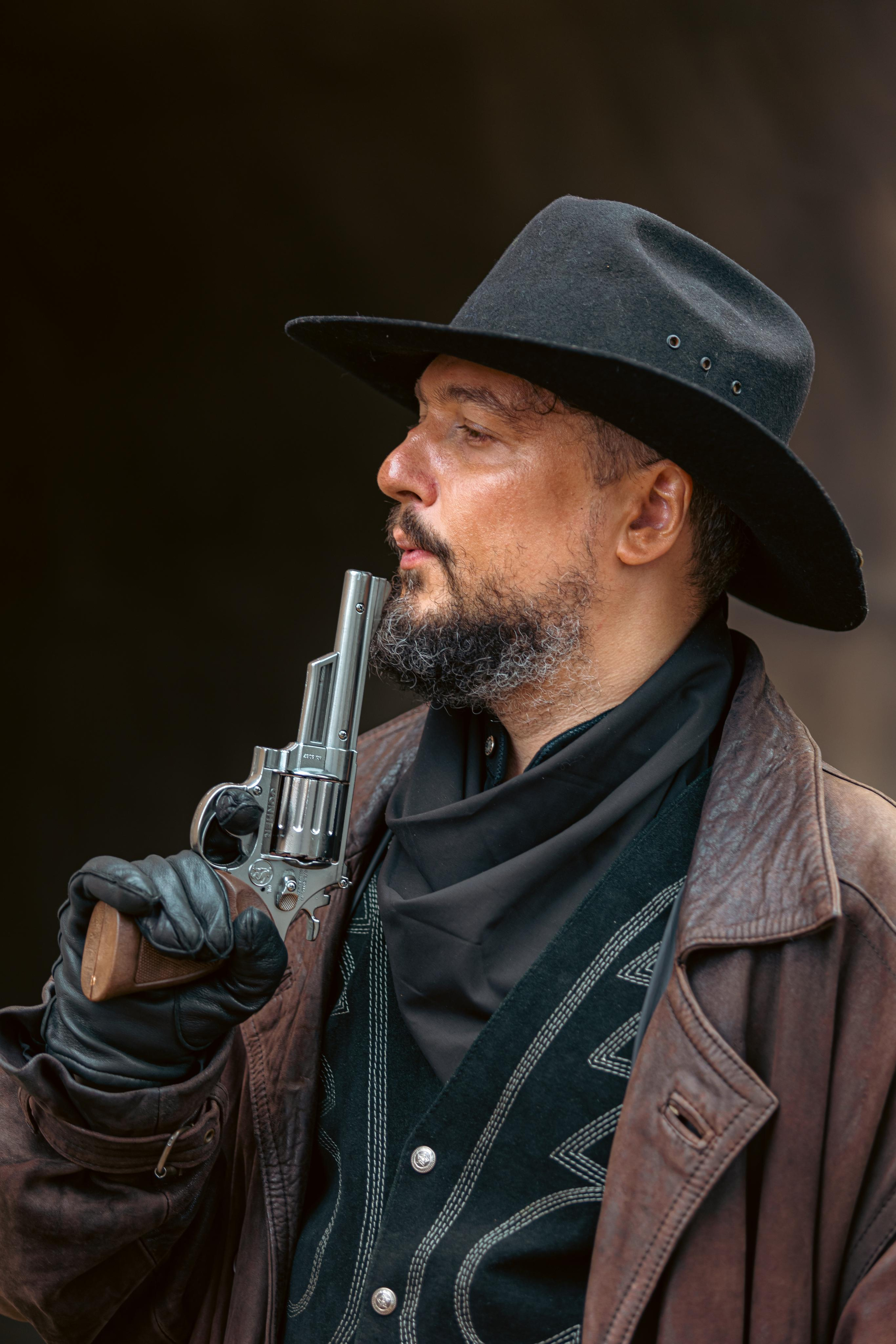 Крематорий. Бэк с клипа «Бар под дулом револьвера». Фотограф Сонкина Татьяна