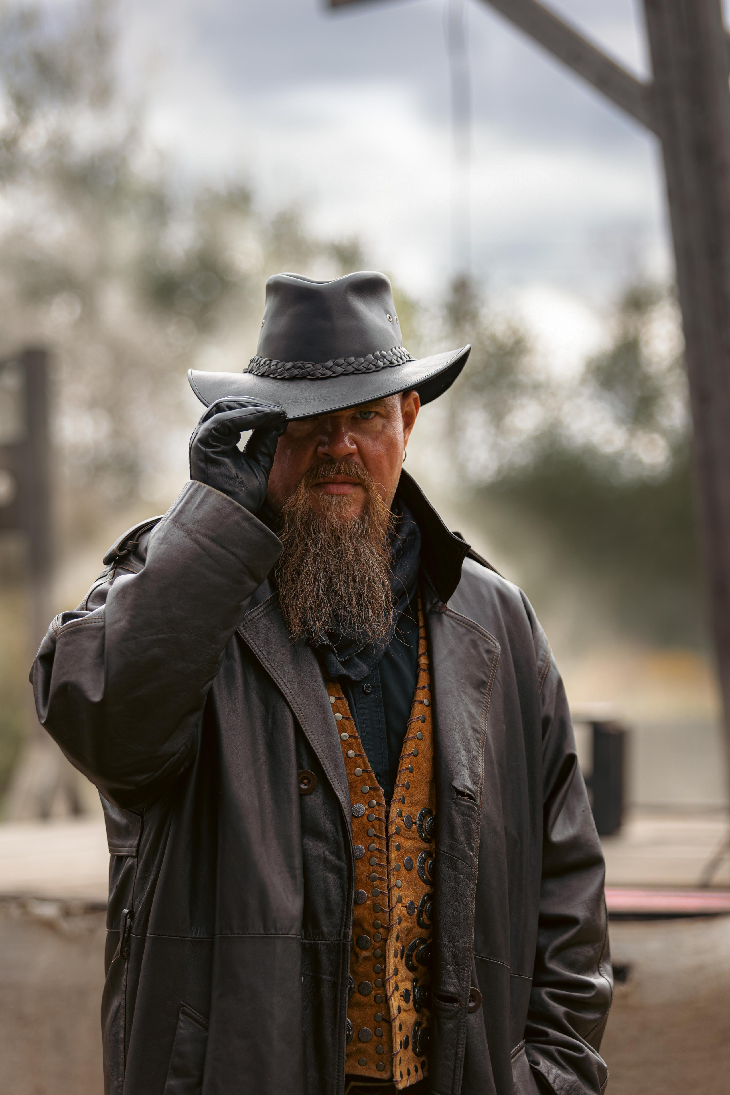 Крематорий. Бэк с клипа «Бар под дулом револьвера». Фотограф Сонкина Татьяна