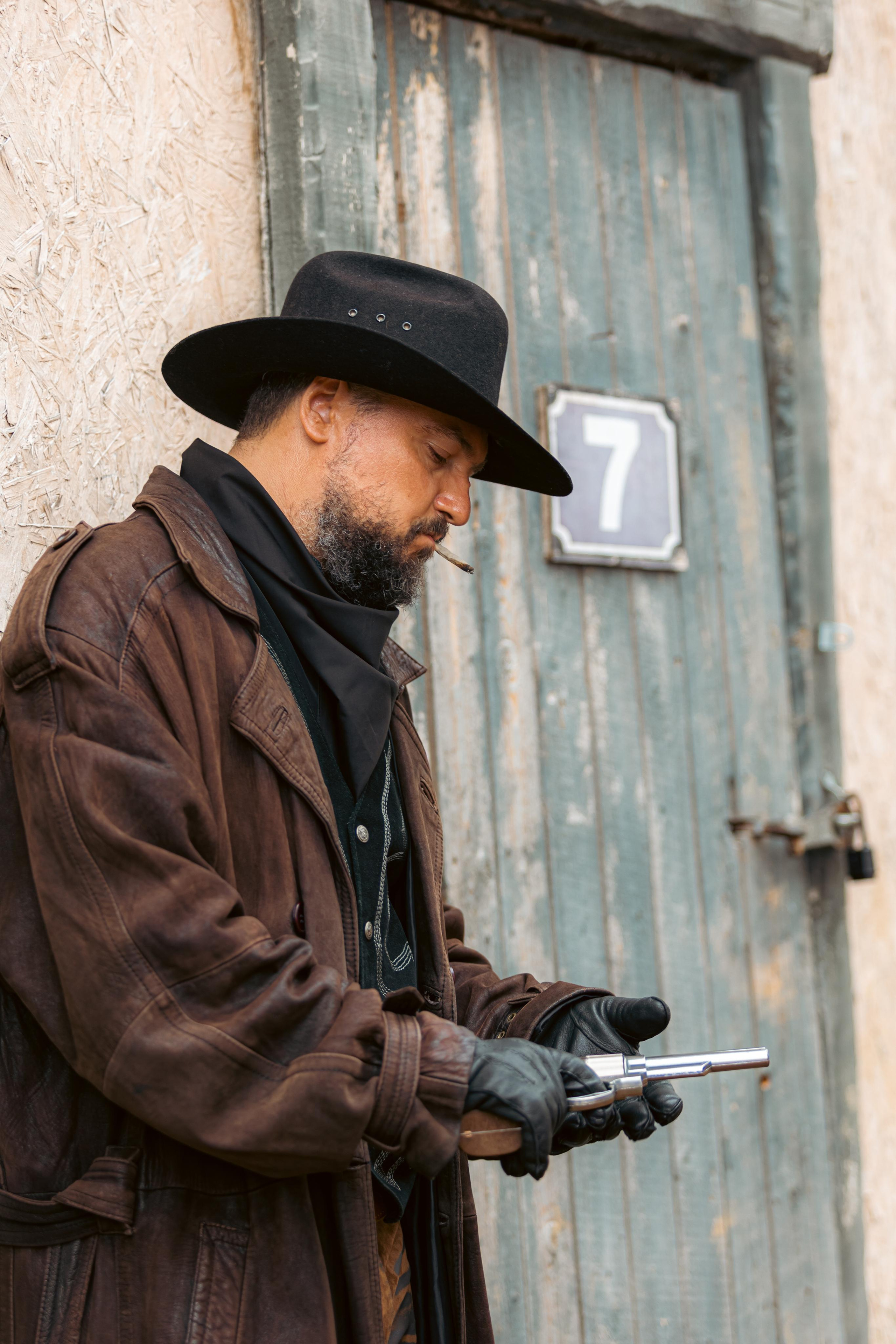 Крематорий. Бэк с клипа «Бар под дулом револьвера». Фотограф Сонкина Татьяна