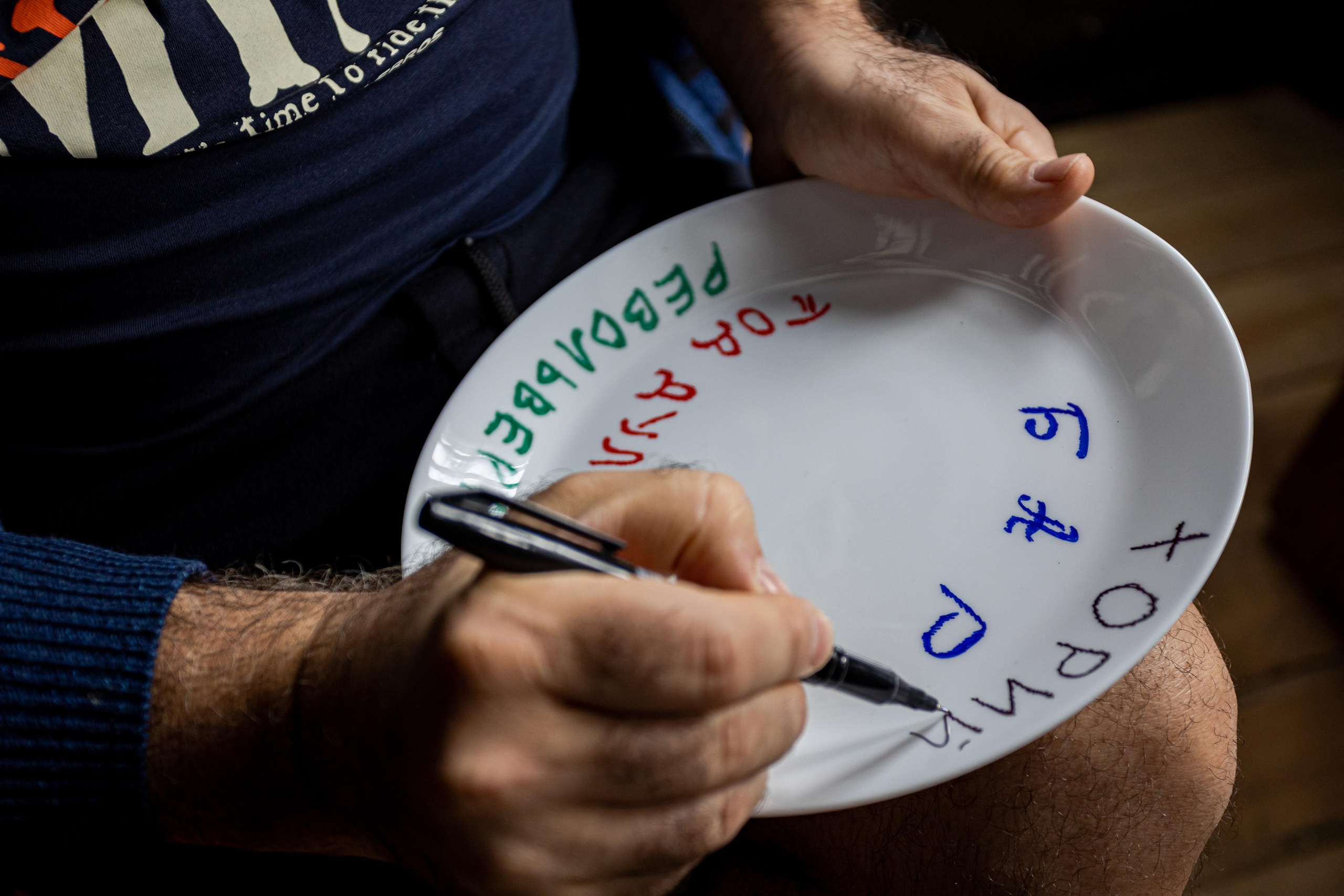 Крематорий. Бэк с клипа «Бар под дулом револьвера». Фотограф Сонкина Татьяна