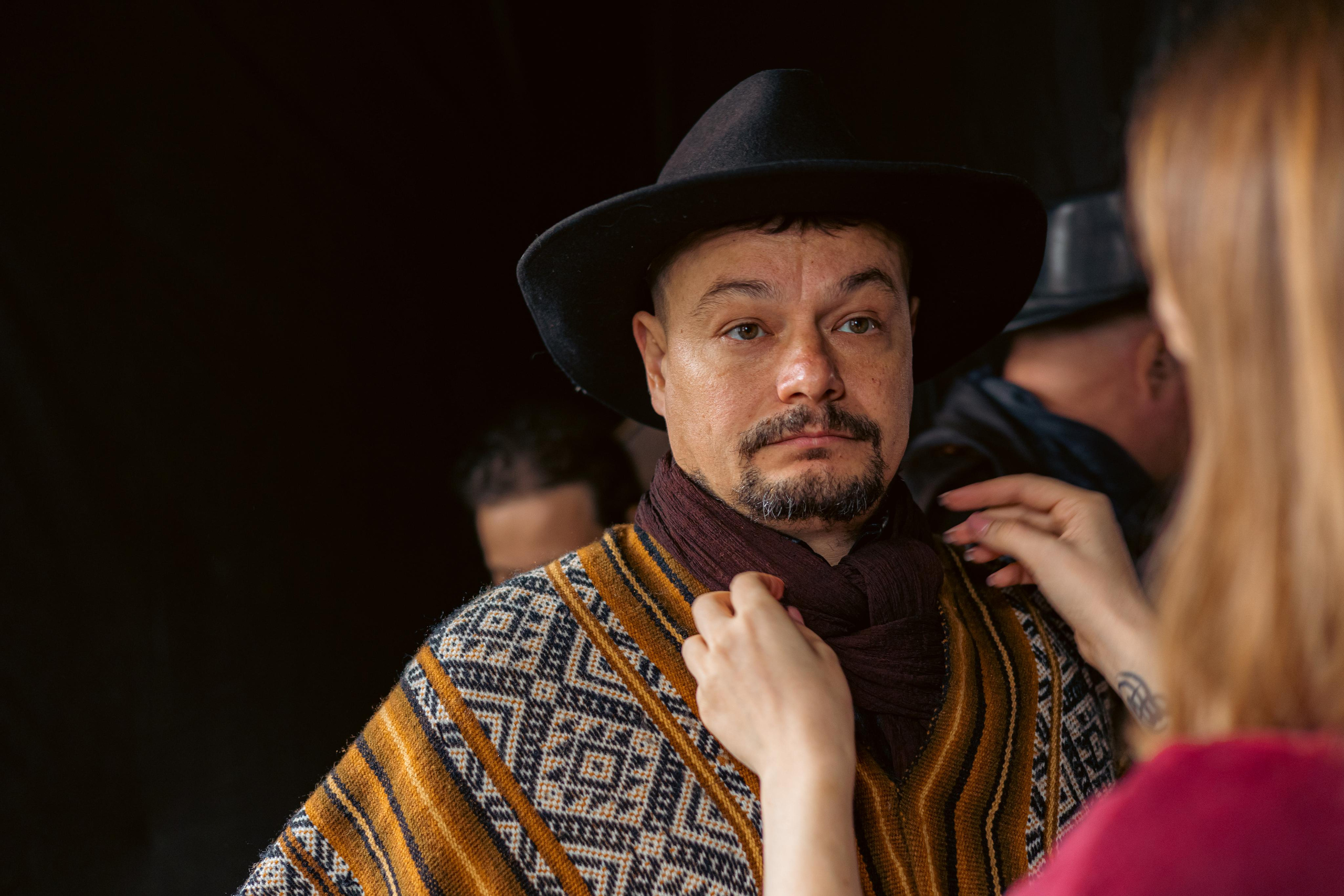 Крематорий. Бэк с клипа «Бар под дулом револьвера». Фотограф Сонкина Татьяна